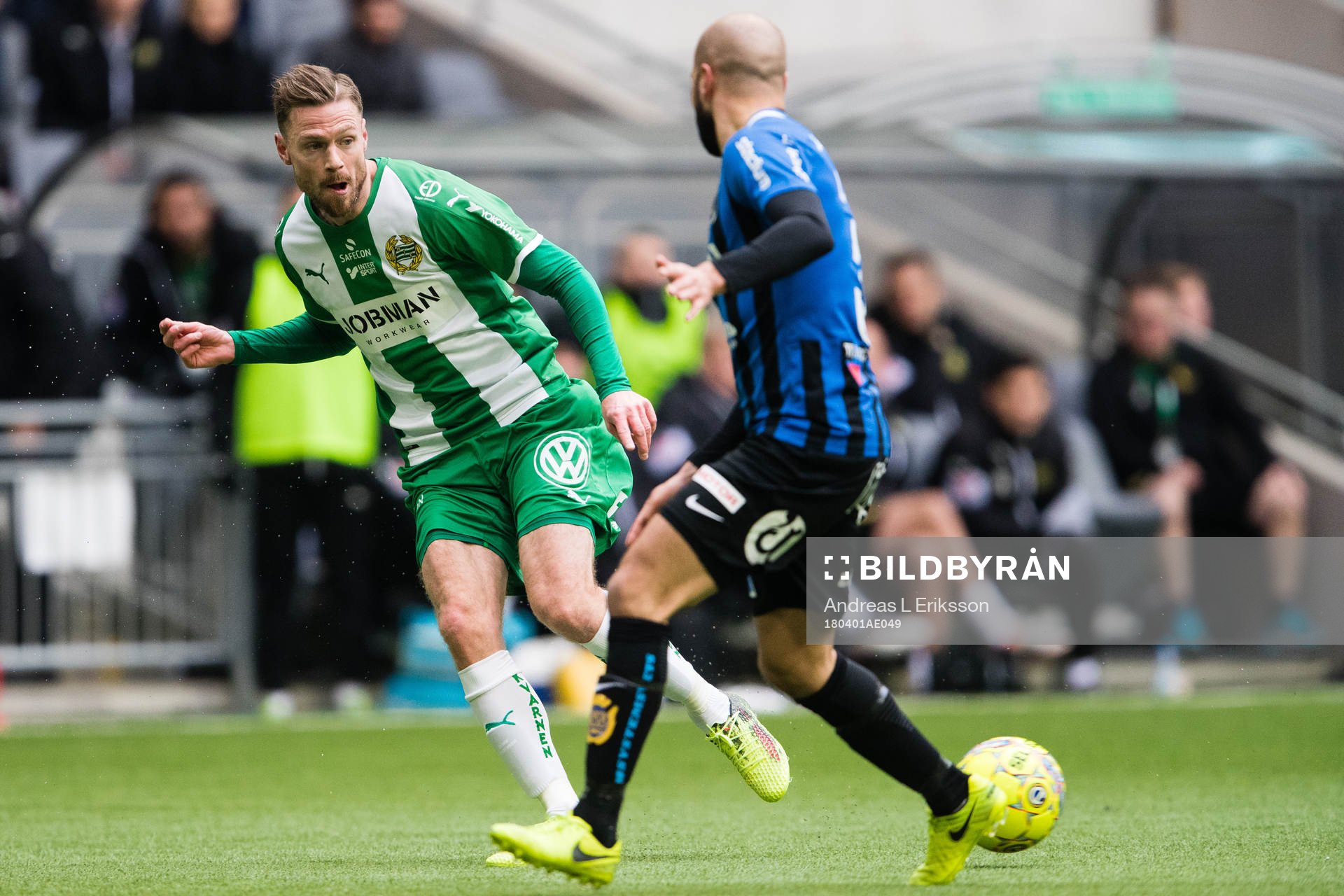 Hammarbys Arnór Smárason med ett inlägg