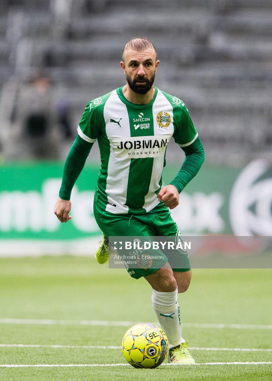Hammarbys Kennedy Bakircioglu med bollen