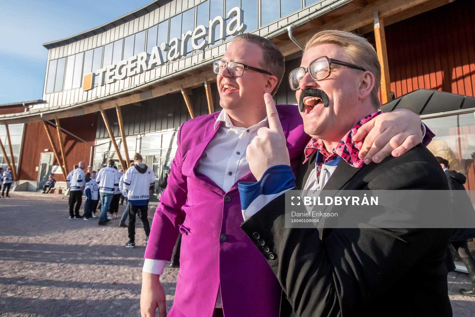 Ingemar Andersson och Hälsingefyr underhåller utanför