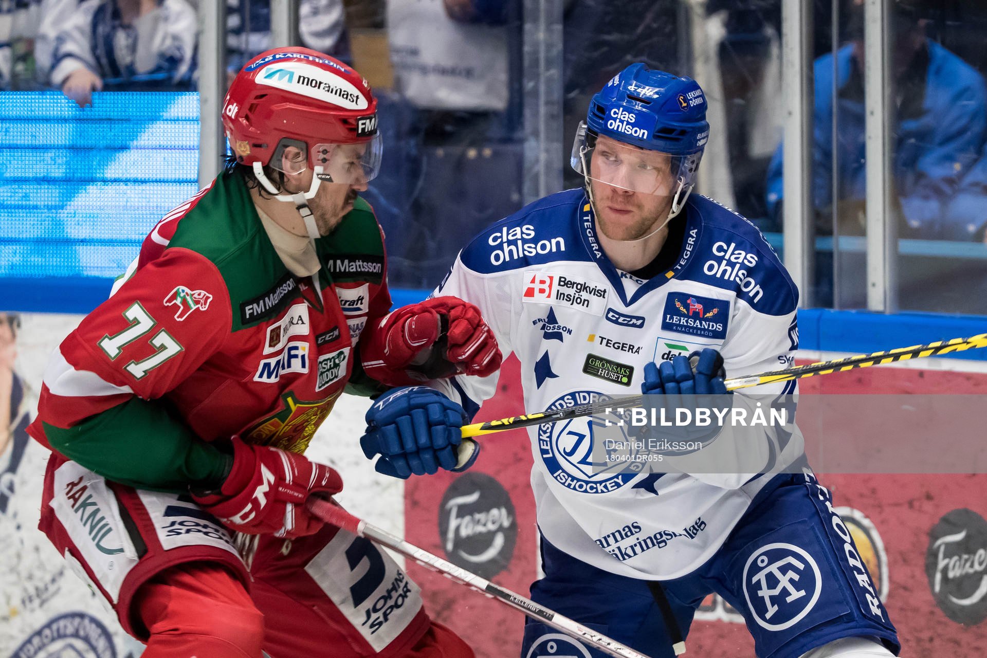 Moras Keaton Ellerby och Leksands Marcel Müller  i