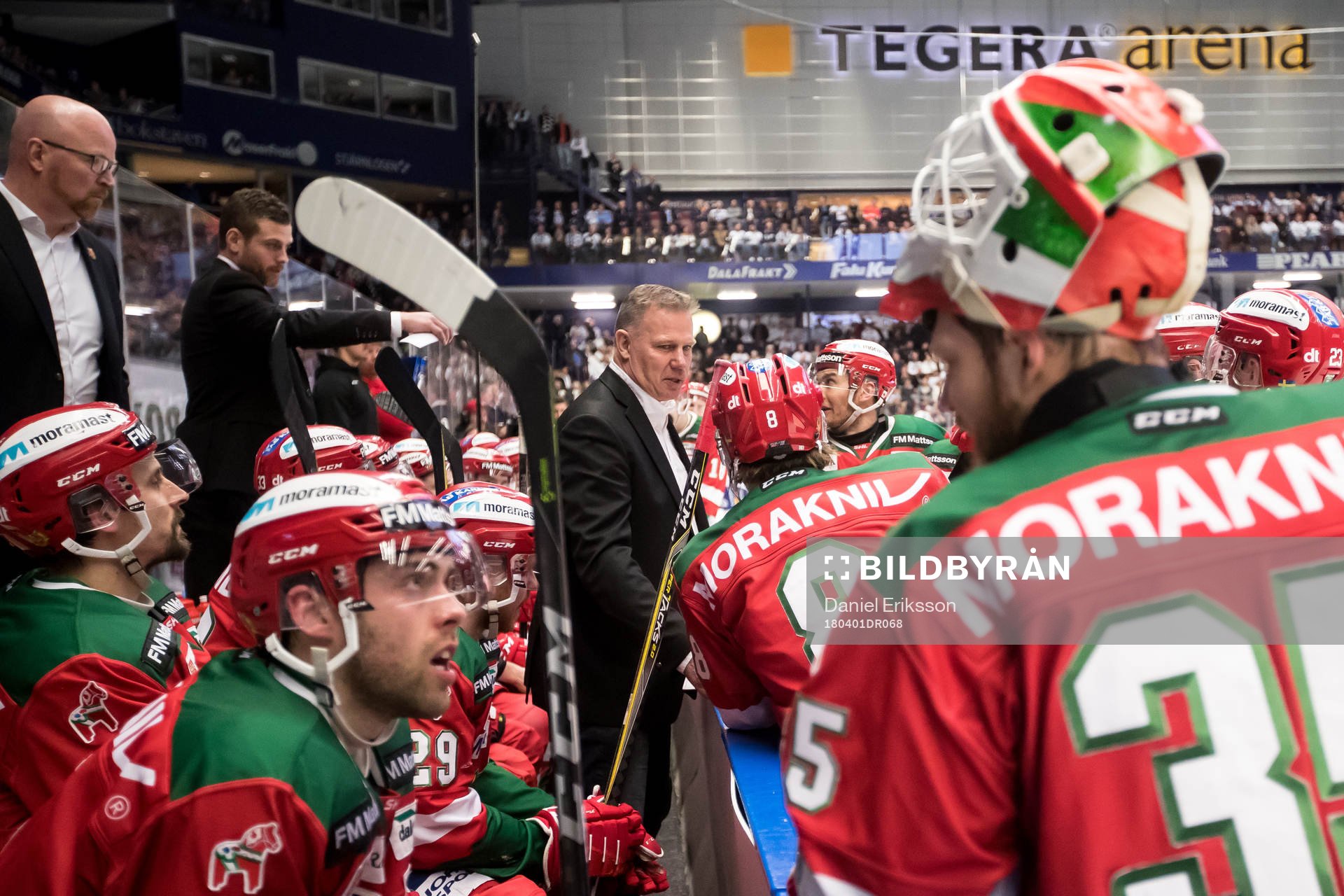 Moras tränare Mats Lusth i ishockeymatchen i direktkvalet