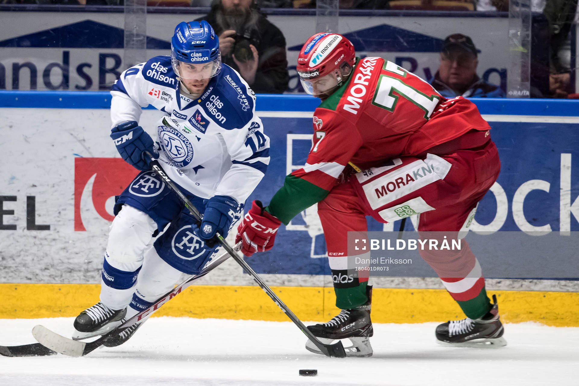 Leksands Oskar Lang och Moras Keaton Ellerby  i