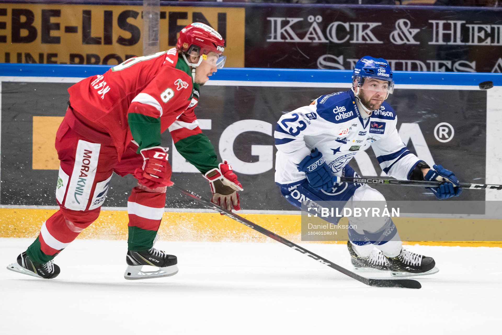 Moras Robin Johansson och Leksands Alex Friesen  i