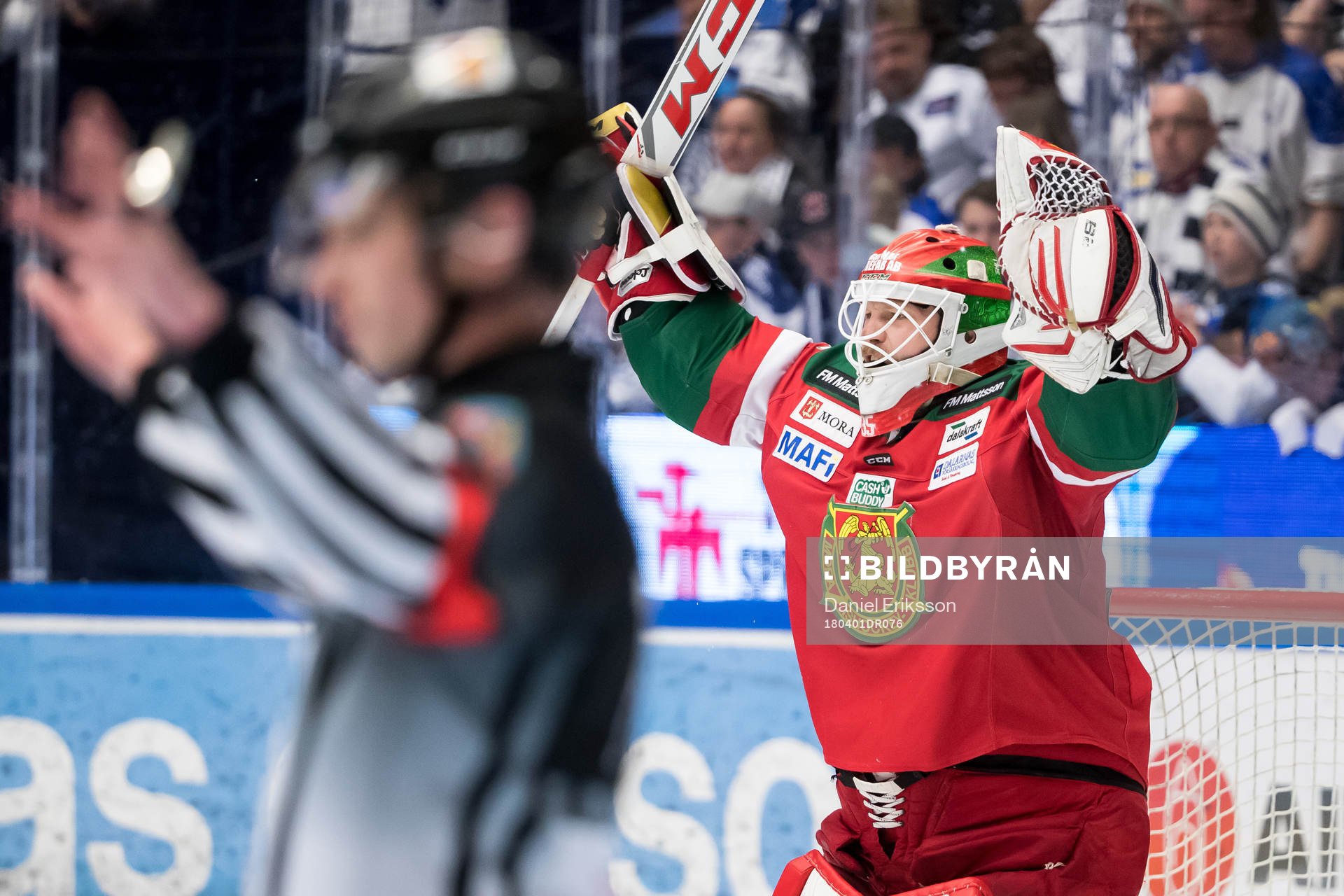 Moras målvakt Christian Engstrand jublar