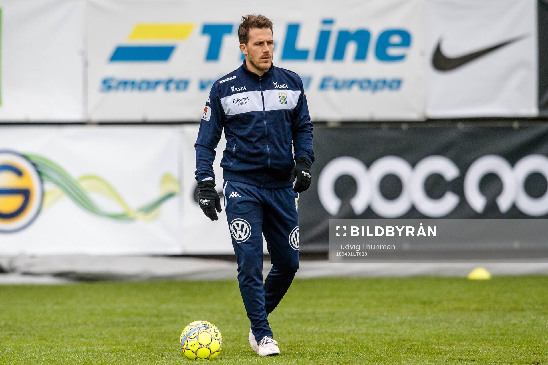IFK Göteborgs Tobias Hysén  värmer upp före