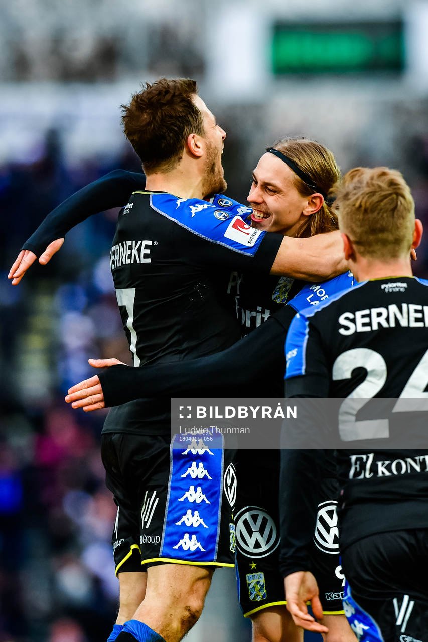 IFK Göteborgs Tobias Hysén och Elias Mar Omarsson  jublar