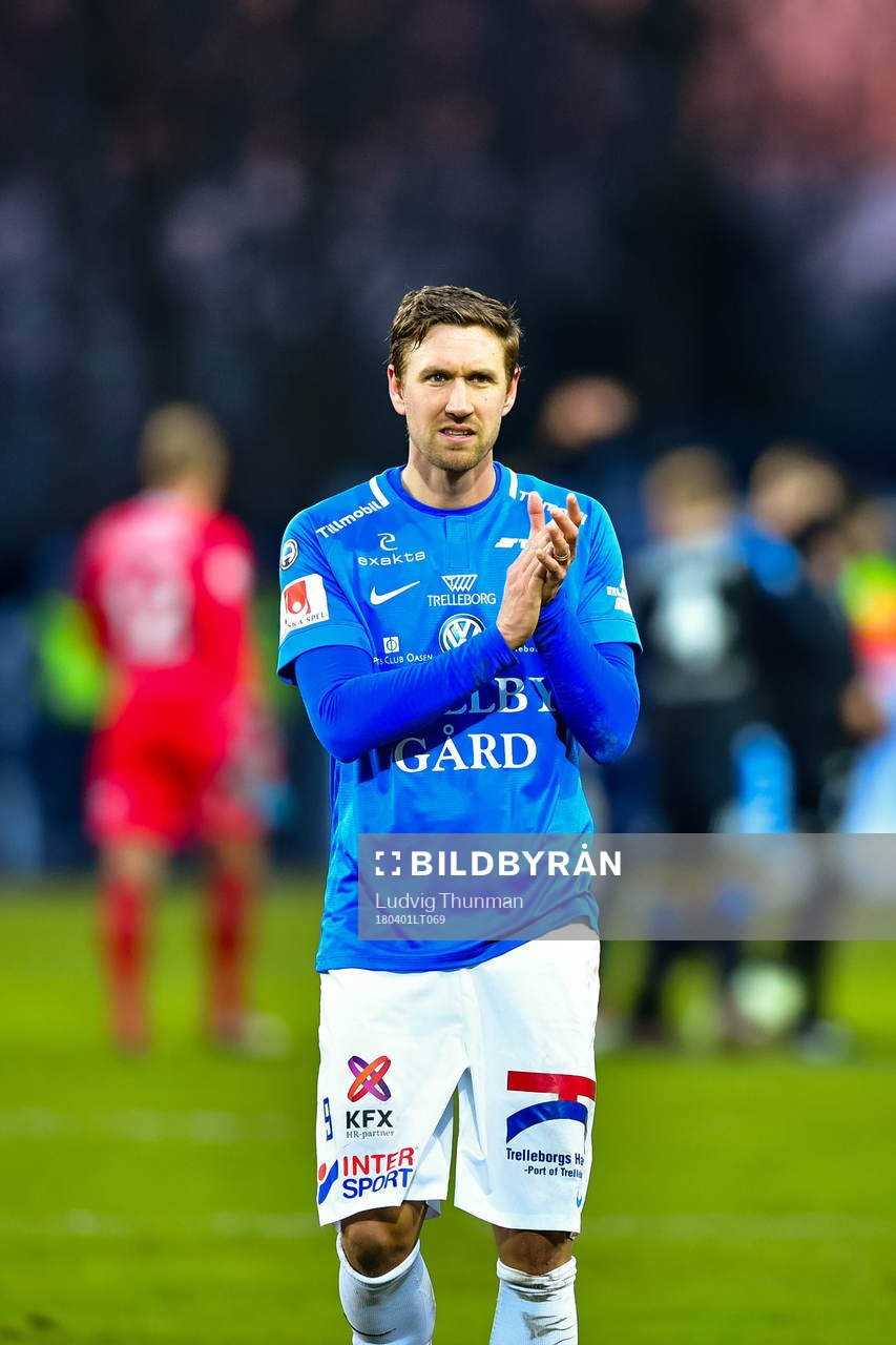 Trelleborgs Marcus Pode  tackar publiken