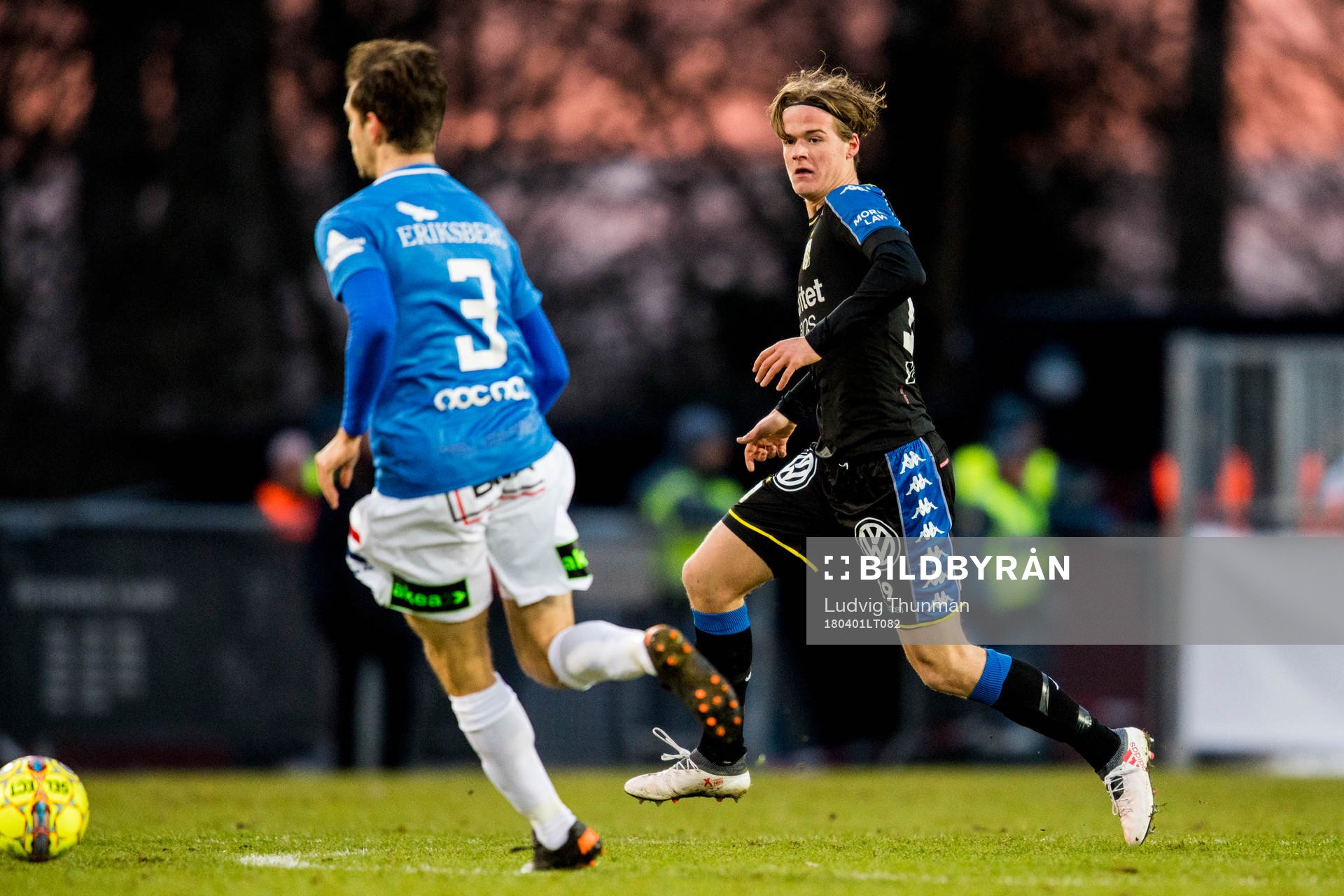IFK Göteborgs August Erlingmark bevakar Trelleborgs
