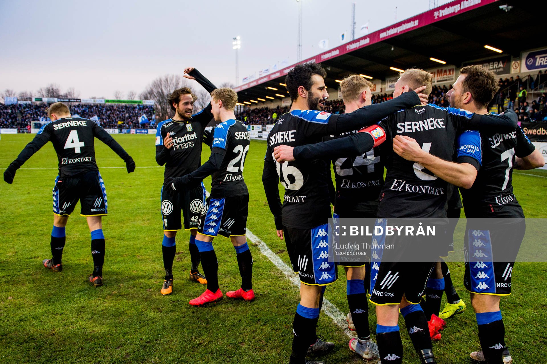 IFK Göteborgs spelare jublar