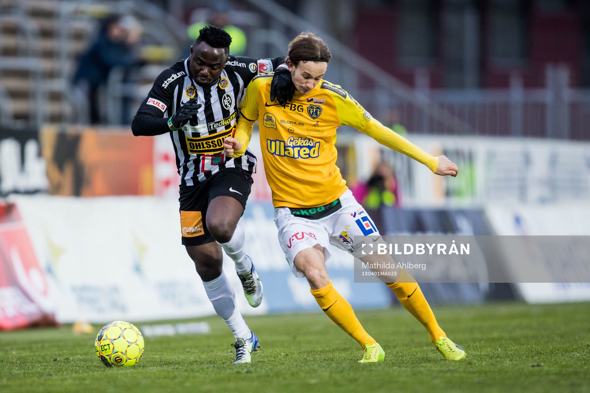Landskronas Edafe Egbedi och Falkenbergs Robin Östlind