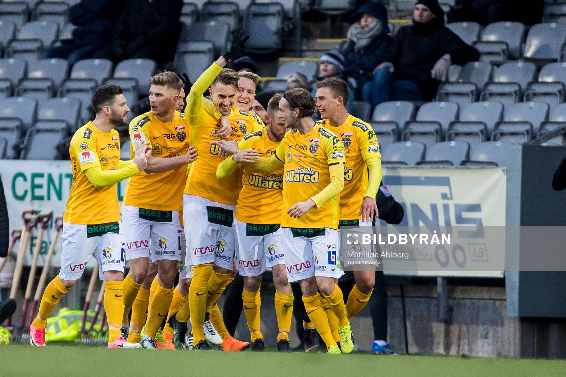 Falkenbergs spelare jublar