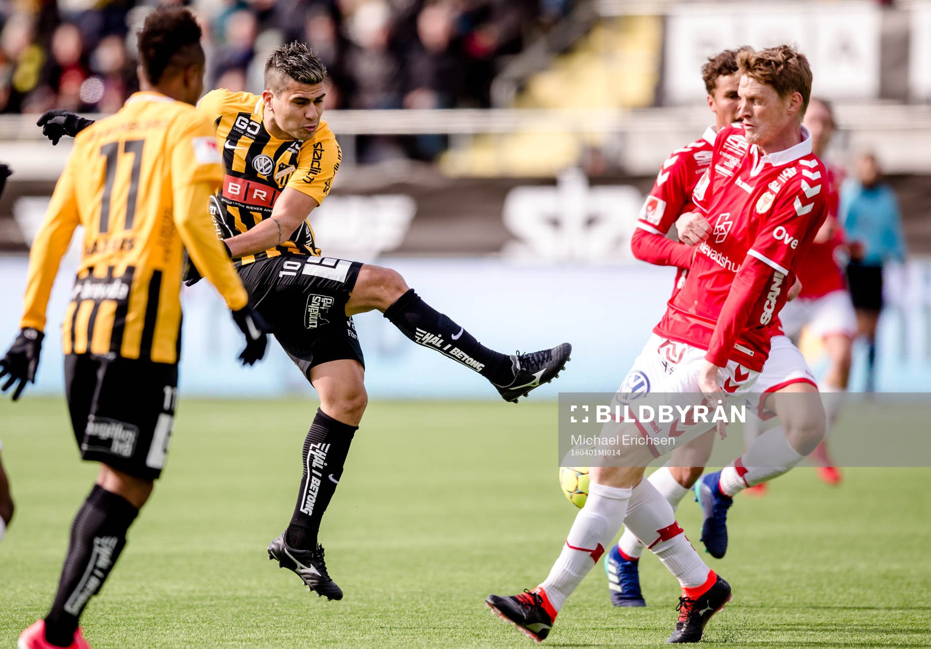 Häckens Paulinho och Kalmars Rasmus Elm