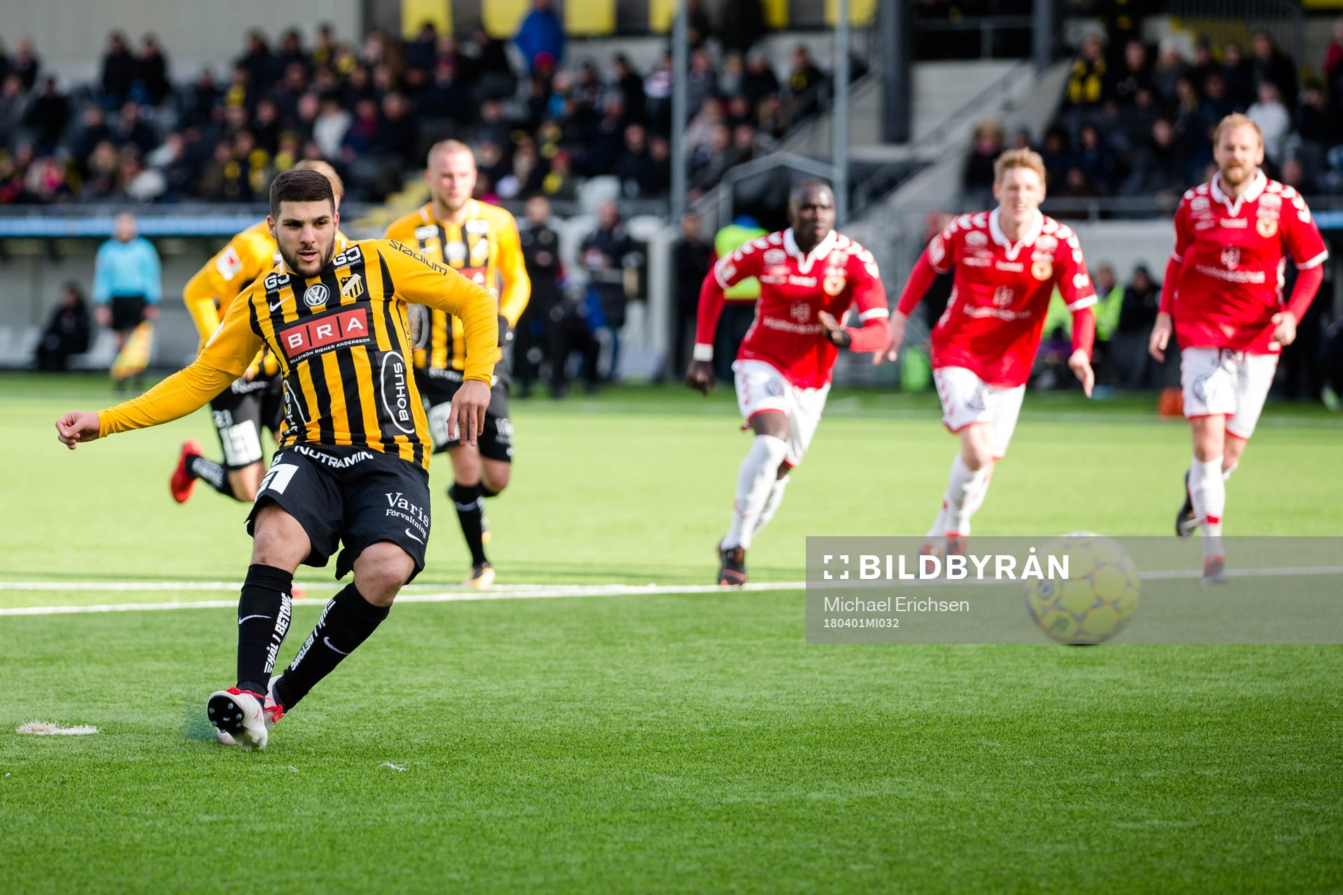 Häckens Moestafa El Kabir gör 1-0 på straff