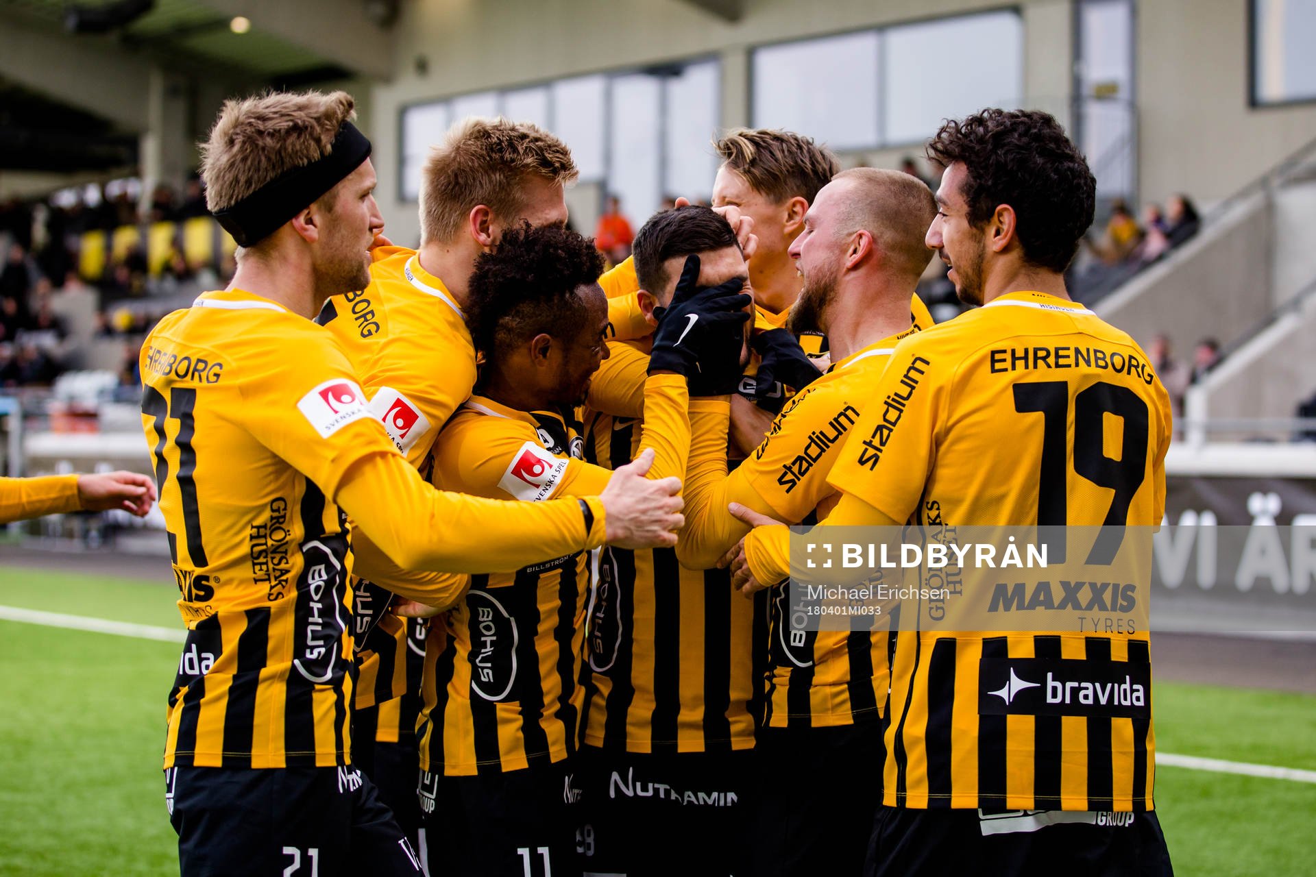 Häckens spelare jublar