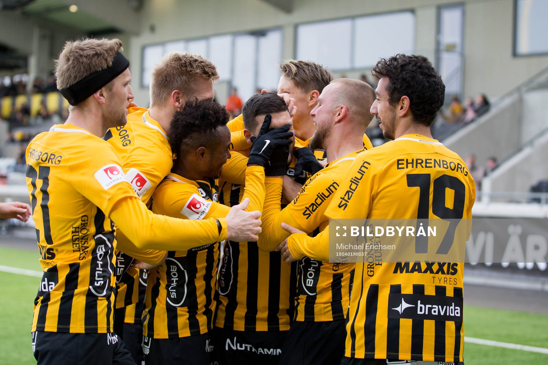 Häckens Moestafa El Kabir jublar med lagkamrater