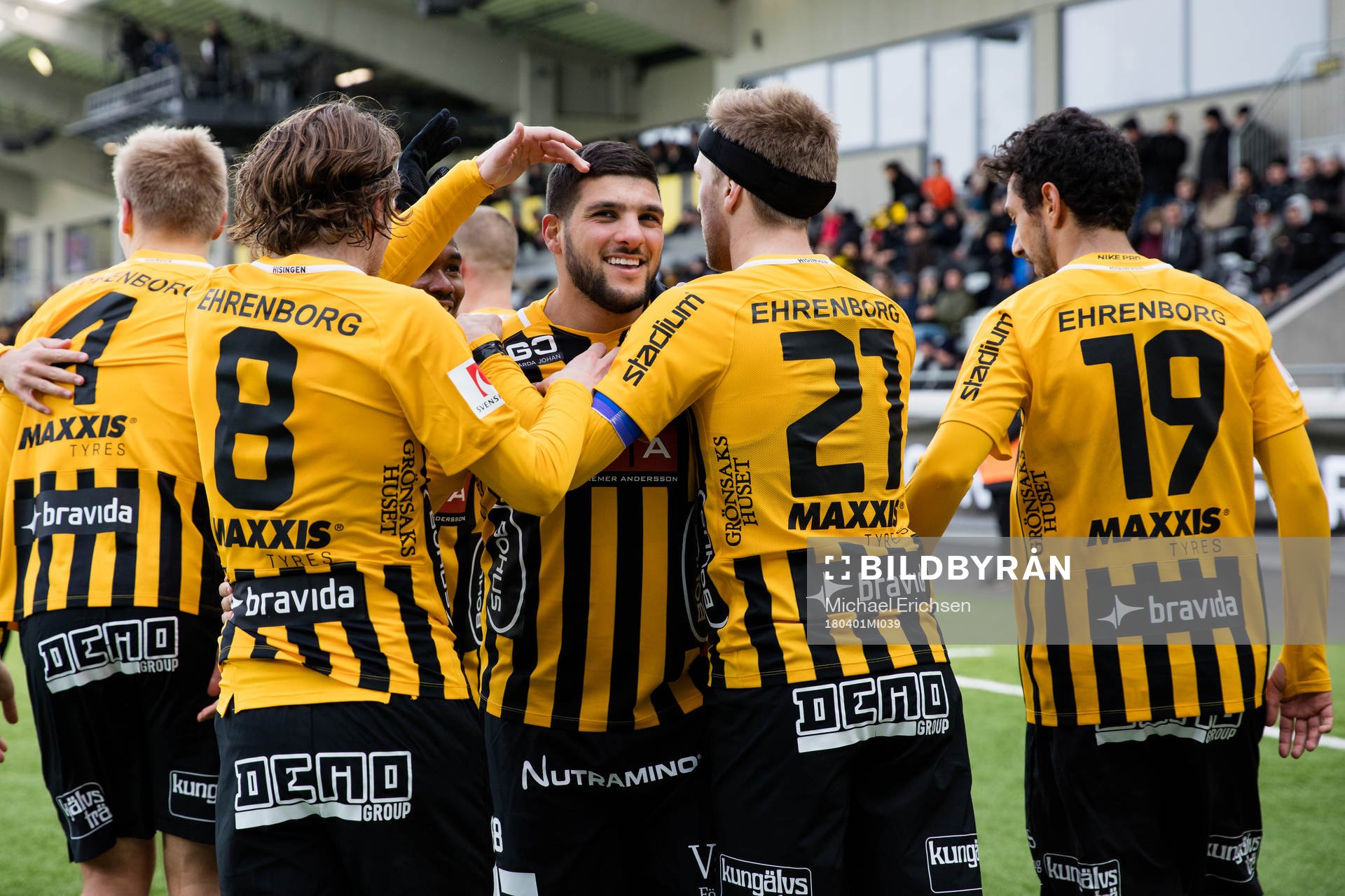 Häckens Moestafa El Kabir jublar med lagkamrater