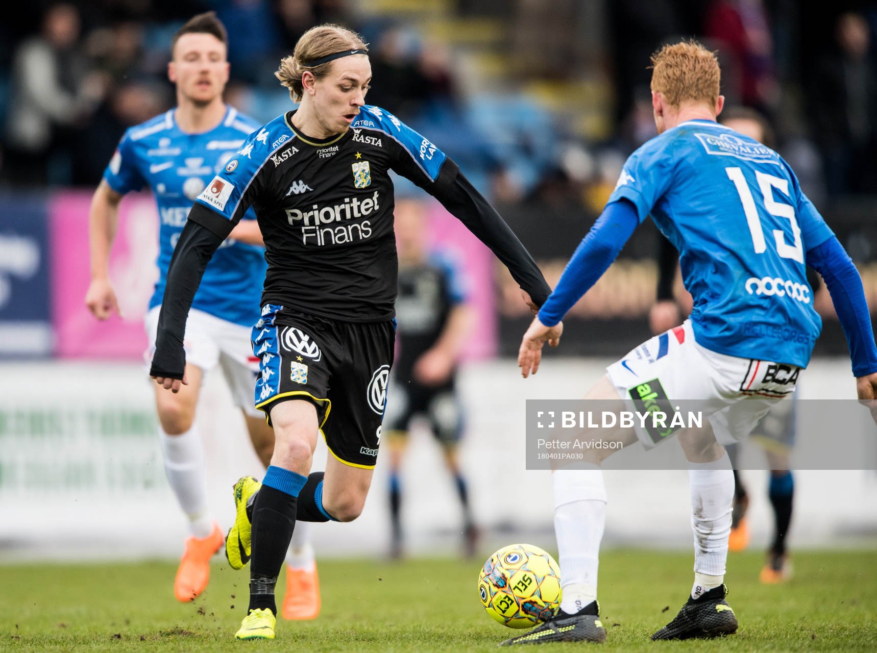 IFK Göteborgs Elias Mar Omarsson utmanar Trelleborgs Lasse