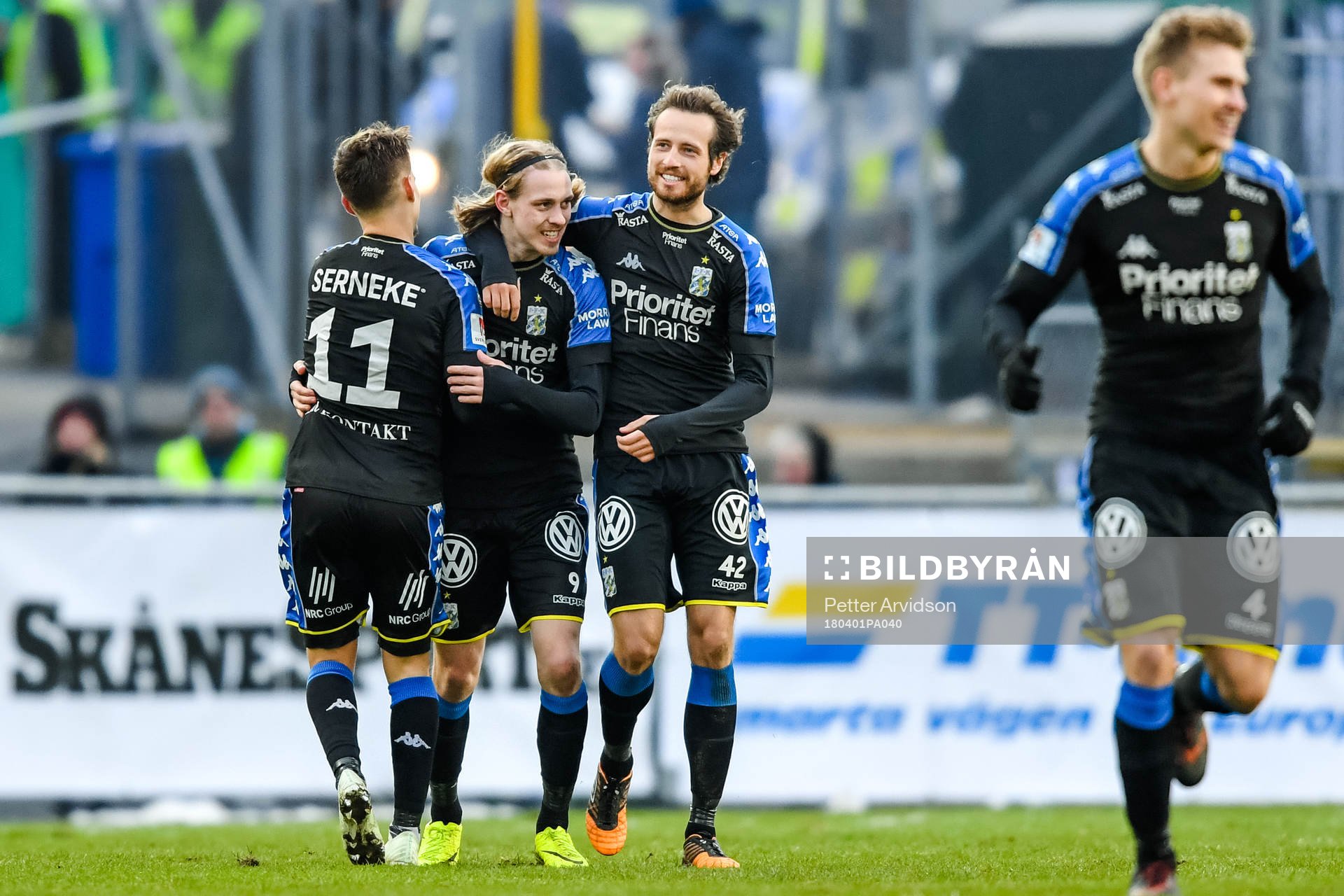 IFK Göteborgs Amin Affane och Mikkel Diskerud jublar med