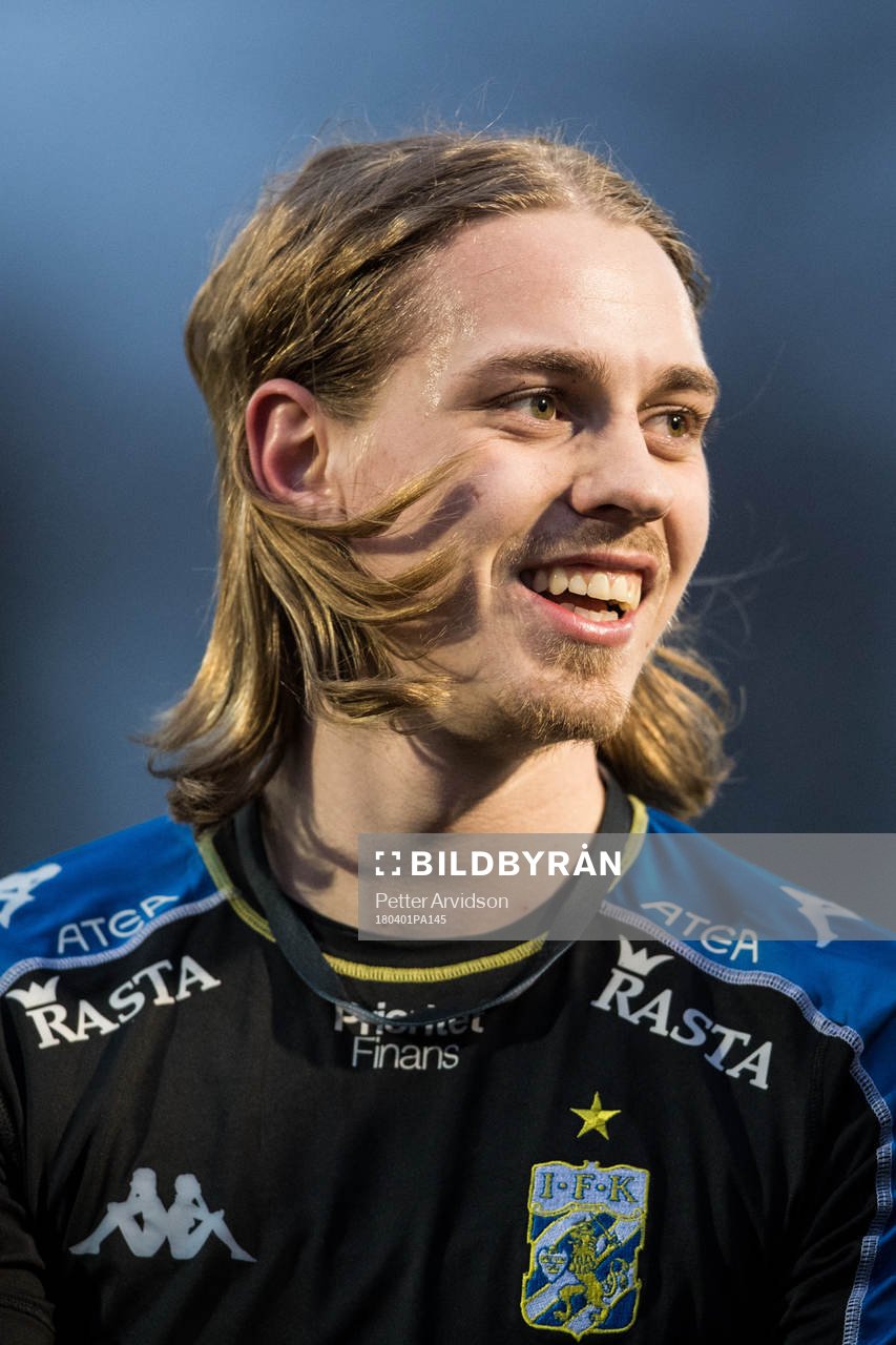 IFK Göteborgs Elias Mar Omarsson jublar efter fotbollsmatchen i Allsvenskan mellan Trelleborg och IFK Göteborg den 1 april 2018 i Trelleborg.