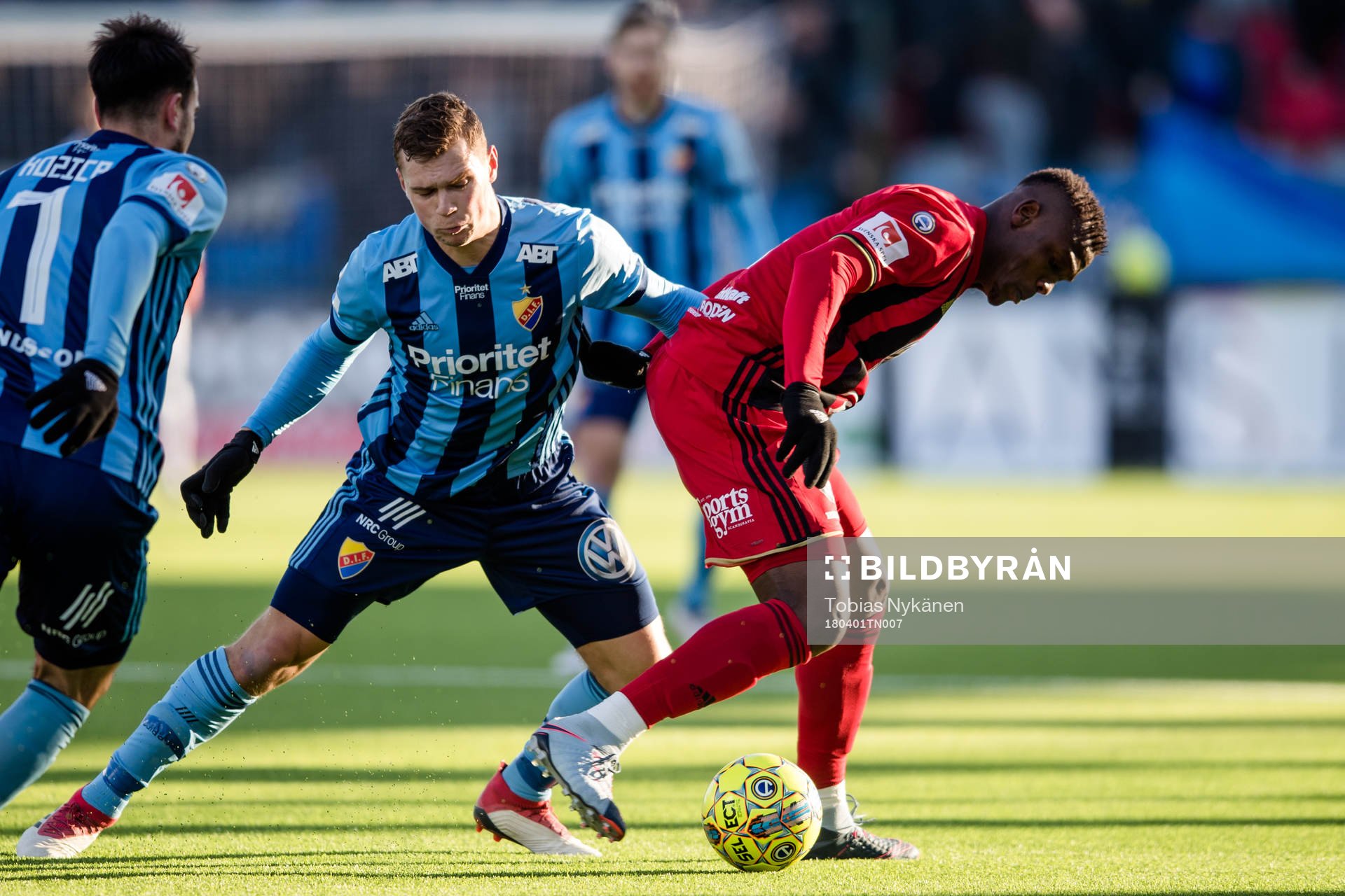 Djurgårdens Jesper Karlström och Östersunds Alhaji Gero