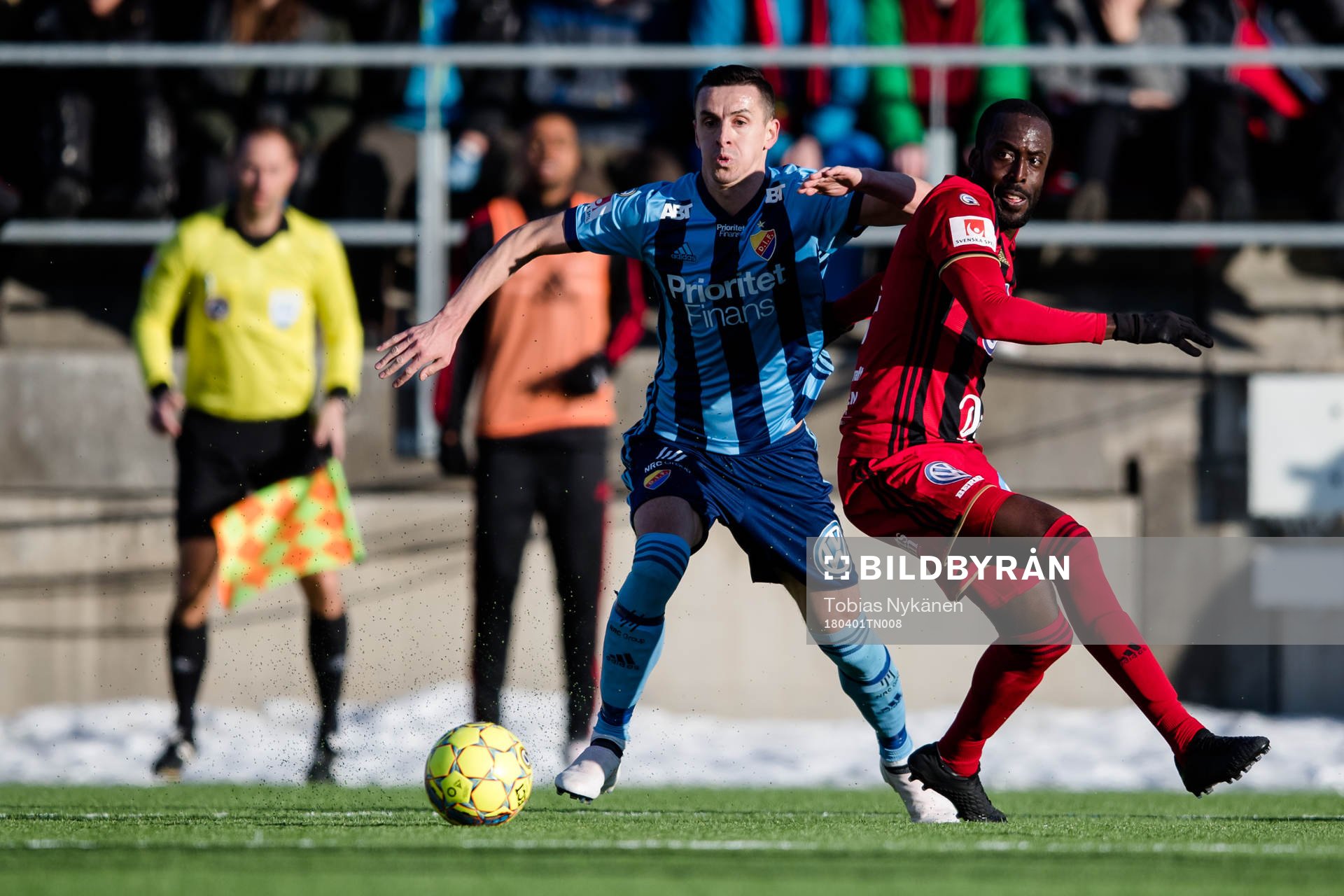 Djurgårdens Haris Radetinac och Östersunds Ronald Mukiibi