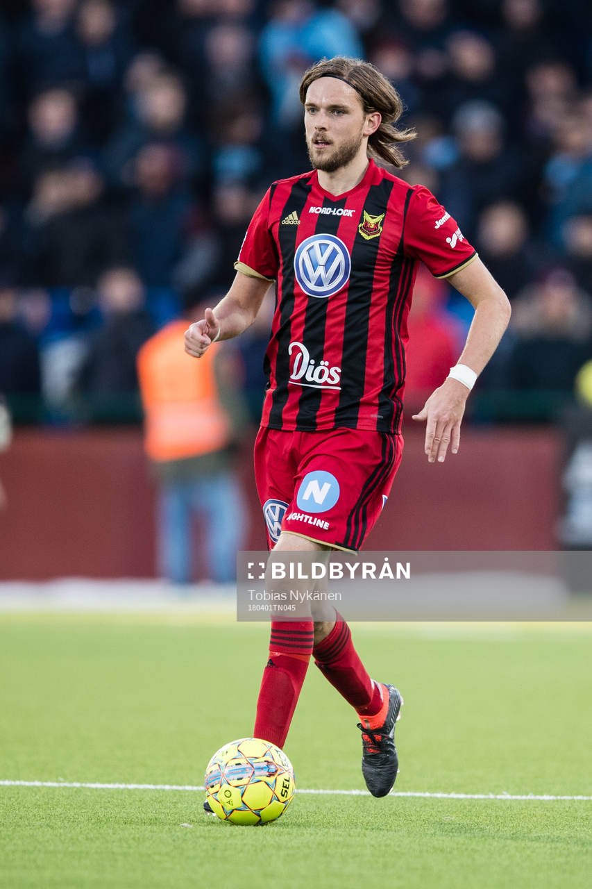 Östersunds Tom Pettersson under fotbollsmatchen i Allsvenskan mellan Östersund och Djurgården den 1 april 2018 i Östersund.