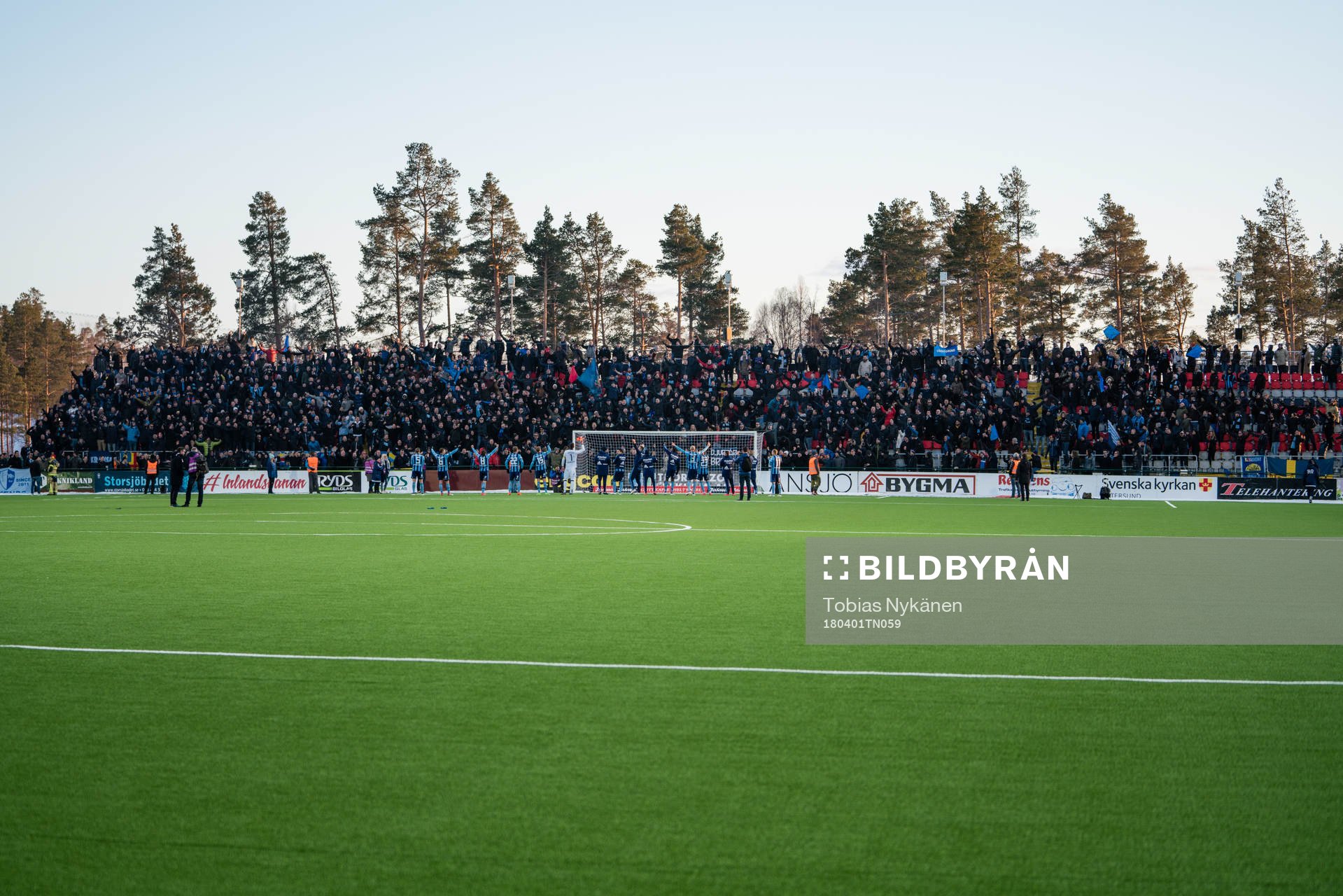 Djurgårdens spelare tackar fansen