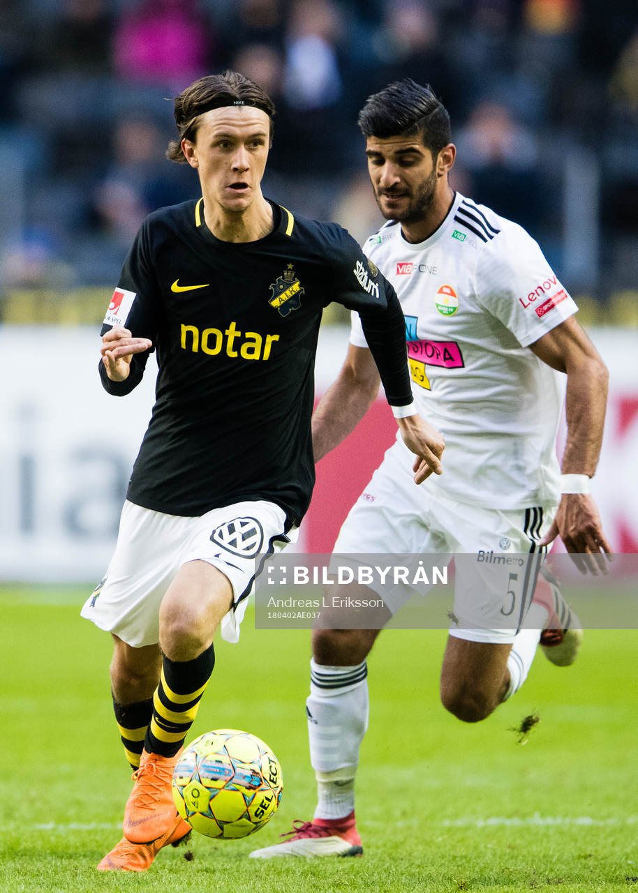 s Kristoffer Olsson jagas av Dalkurds Rewan Amin