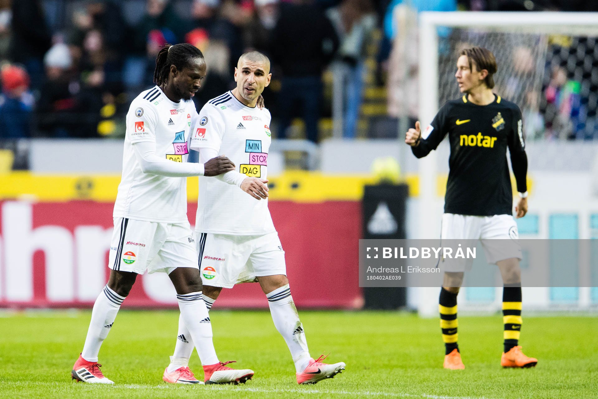 Dalkurds Kebba Ceesay och Rawez Lawan deppar