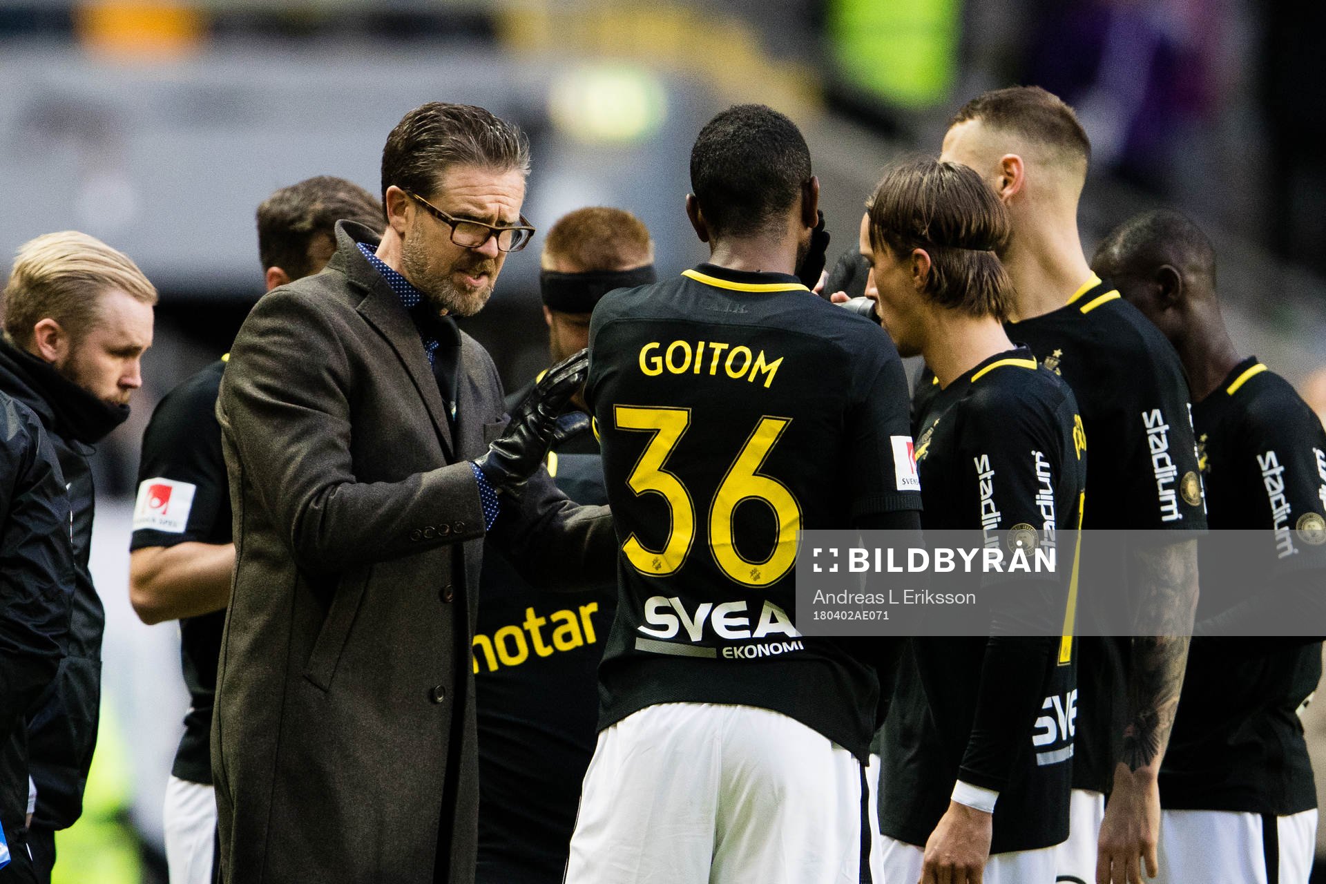 s tränare Rikard Norling ger intruktioner