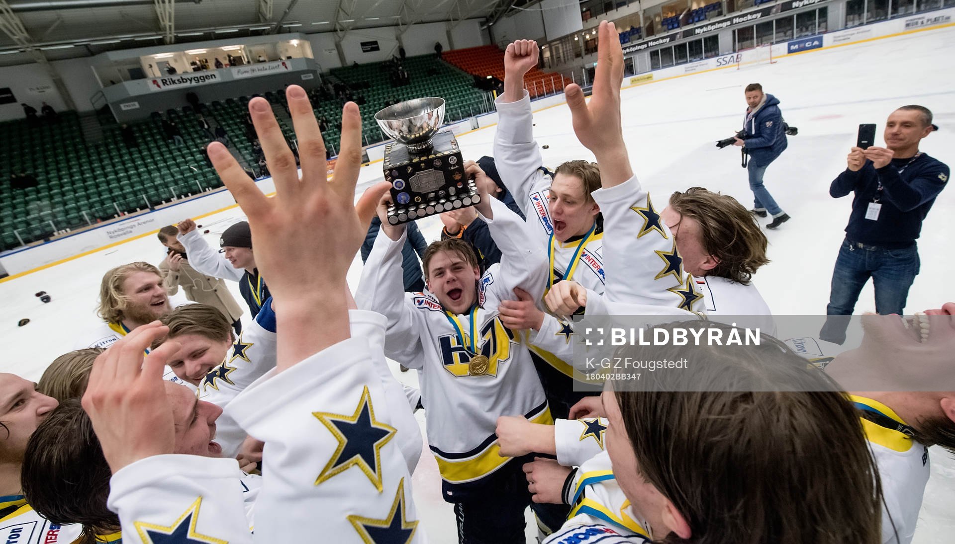 HV71 lyfter SM pokalen