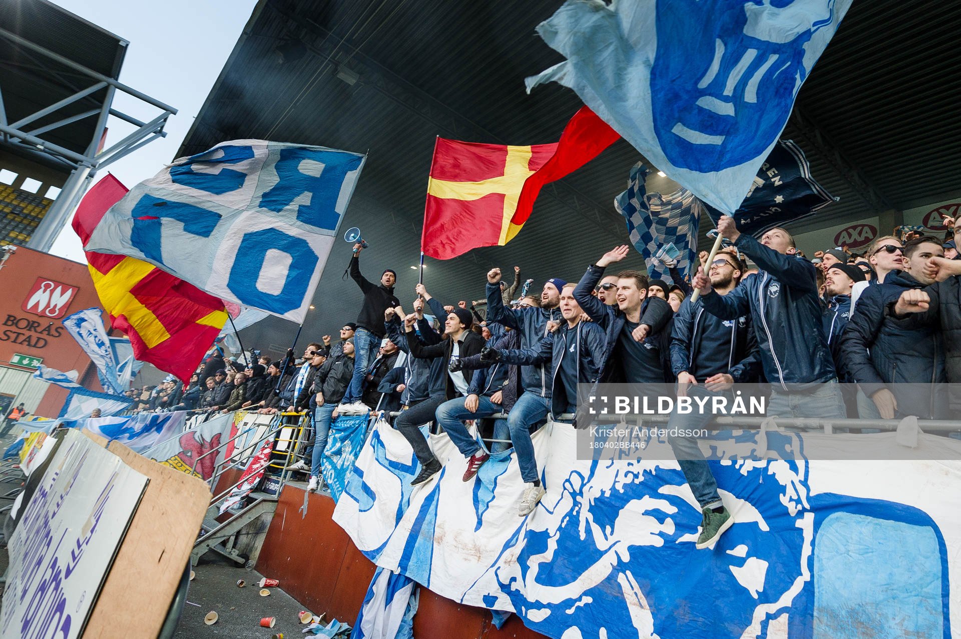 Malmö FFs supportrar som jublar
