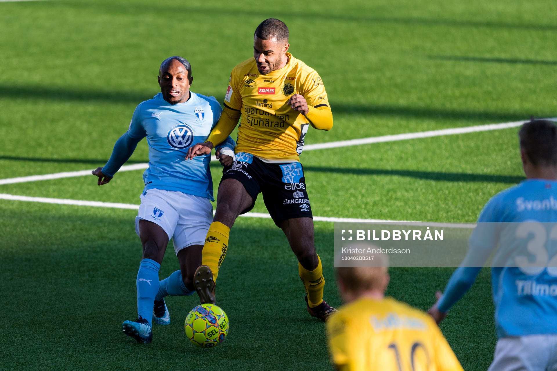 Malmö FFs Fouad Bachirou och Elfsborgs Alex Dyer