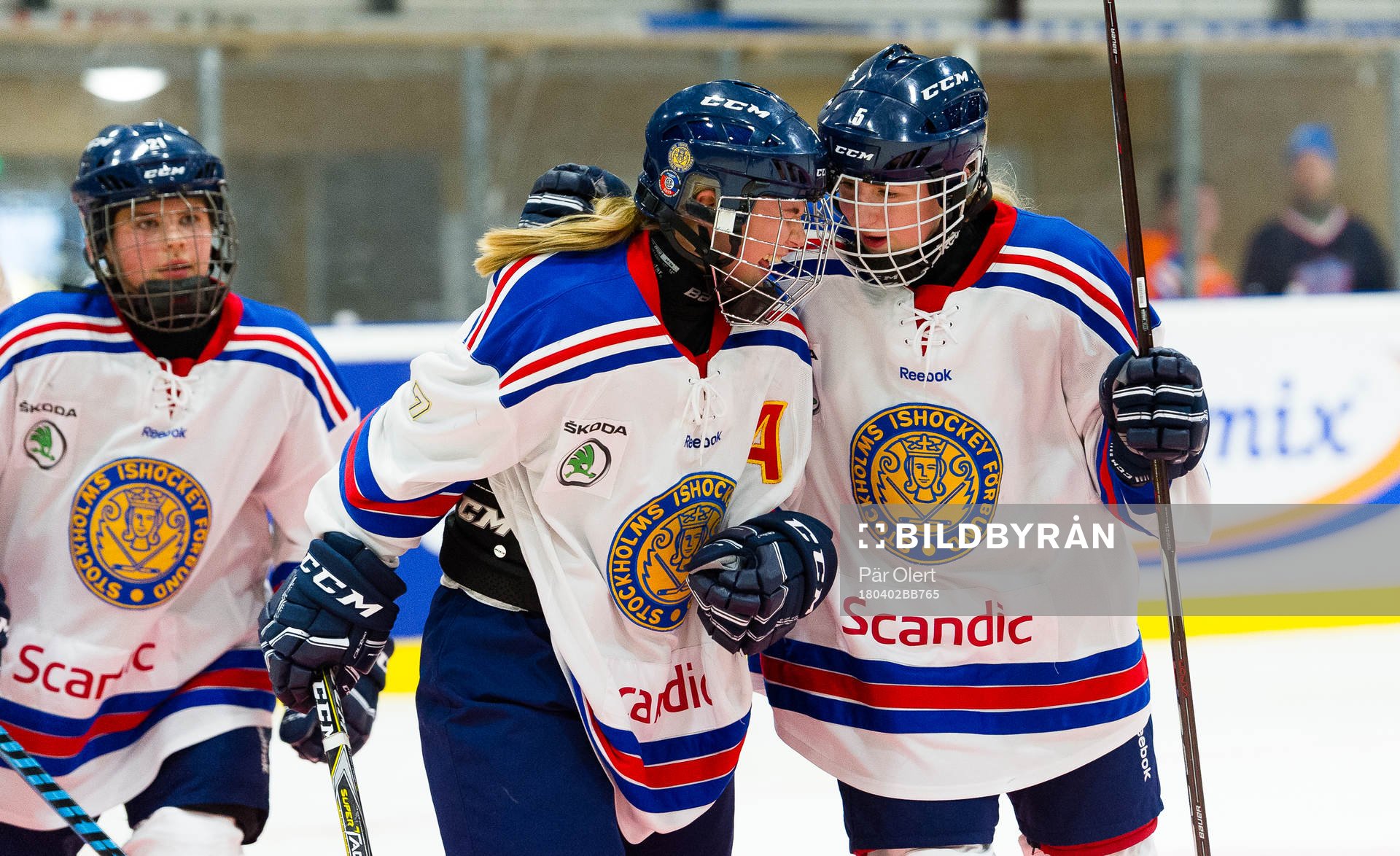 Stockholms Julia Tärnblom jublar med lagkamrater