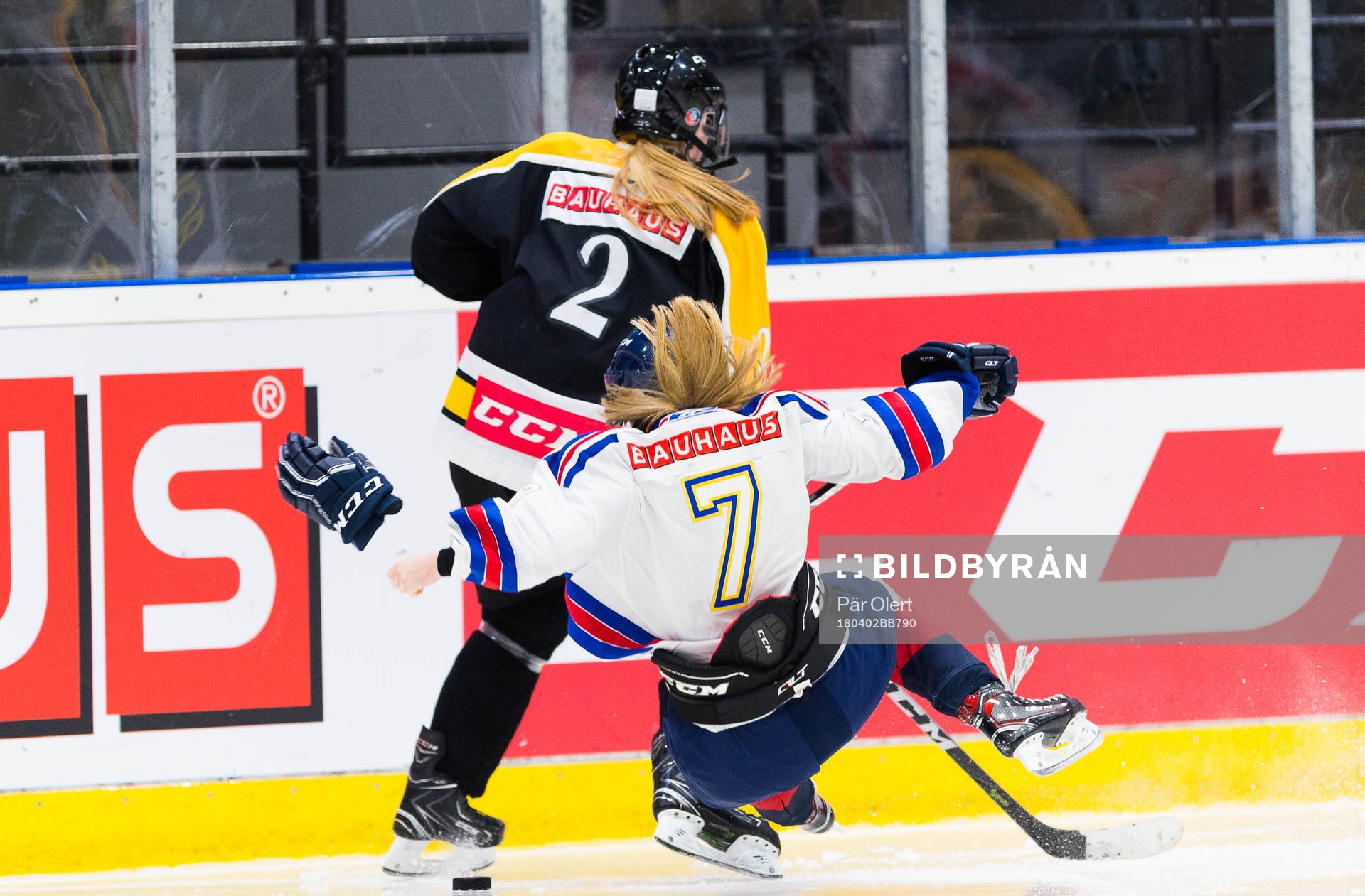 Västergötlands  Linnea Pettersson-Dove tacklar Stockholms