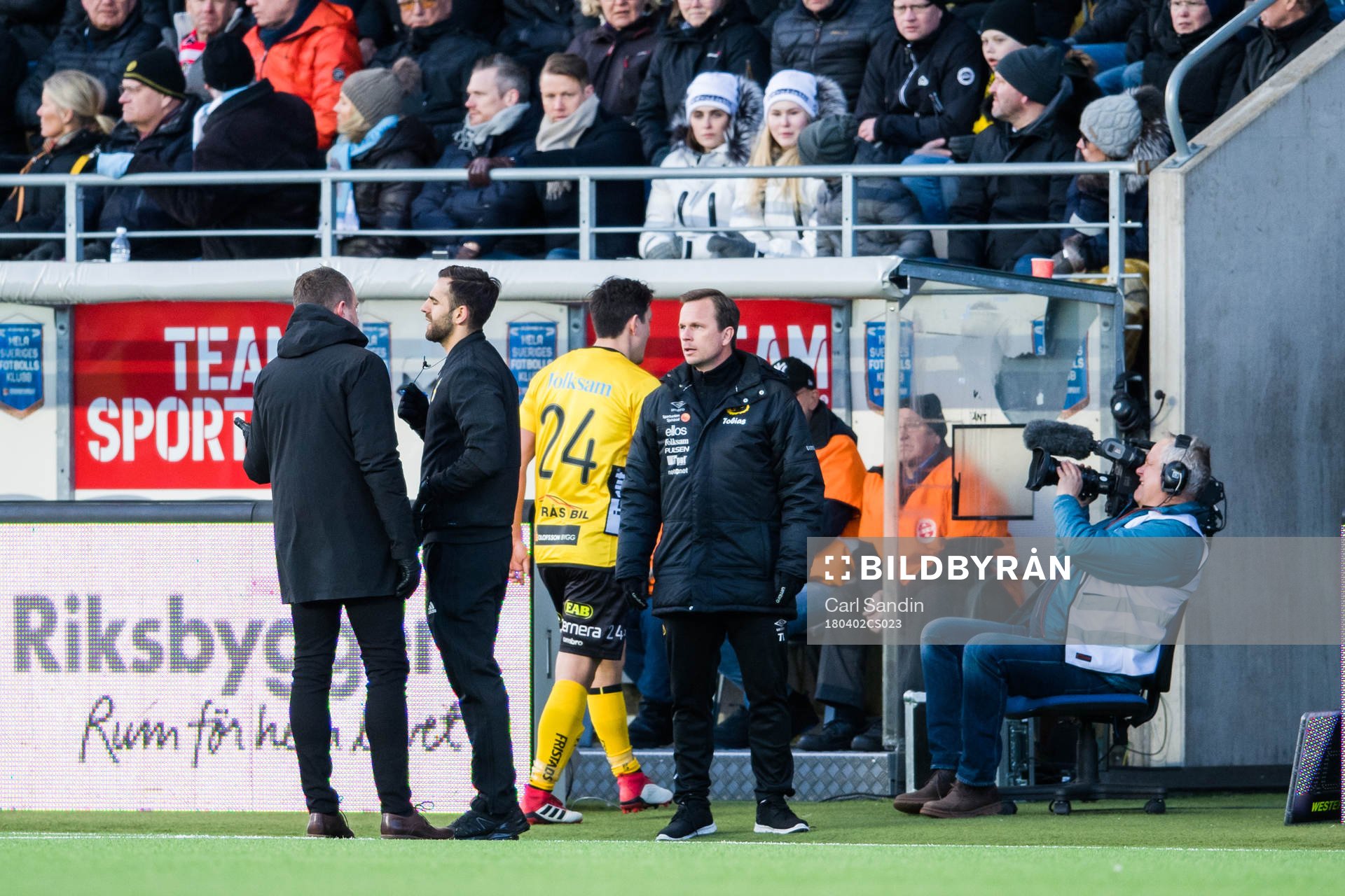 Elfsborgs Stefan Ishizaki lämnar planen