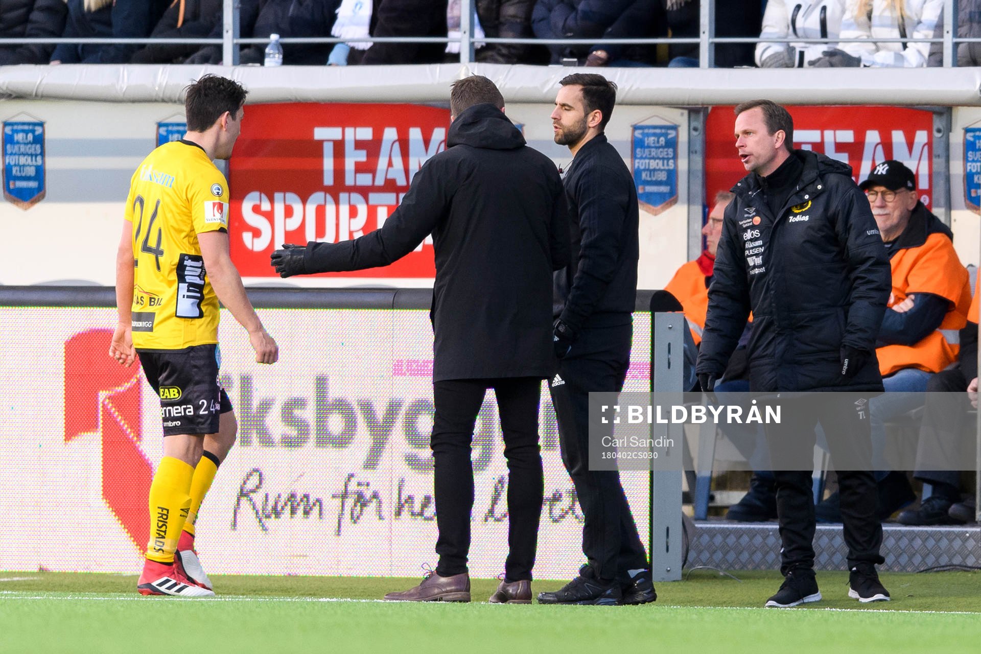 Elfsborgs Stefan Ishizaki lämnar planen