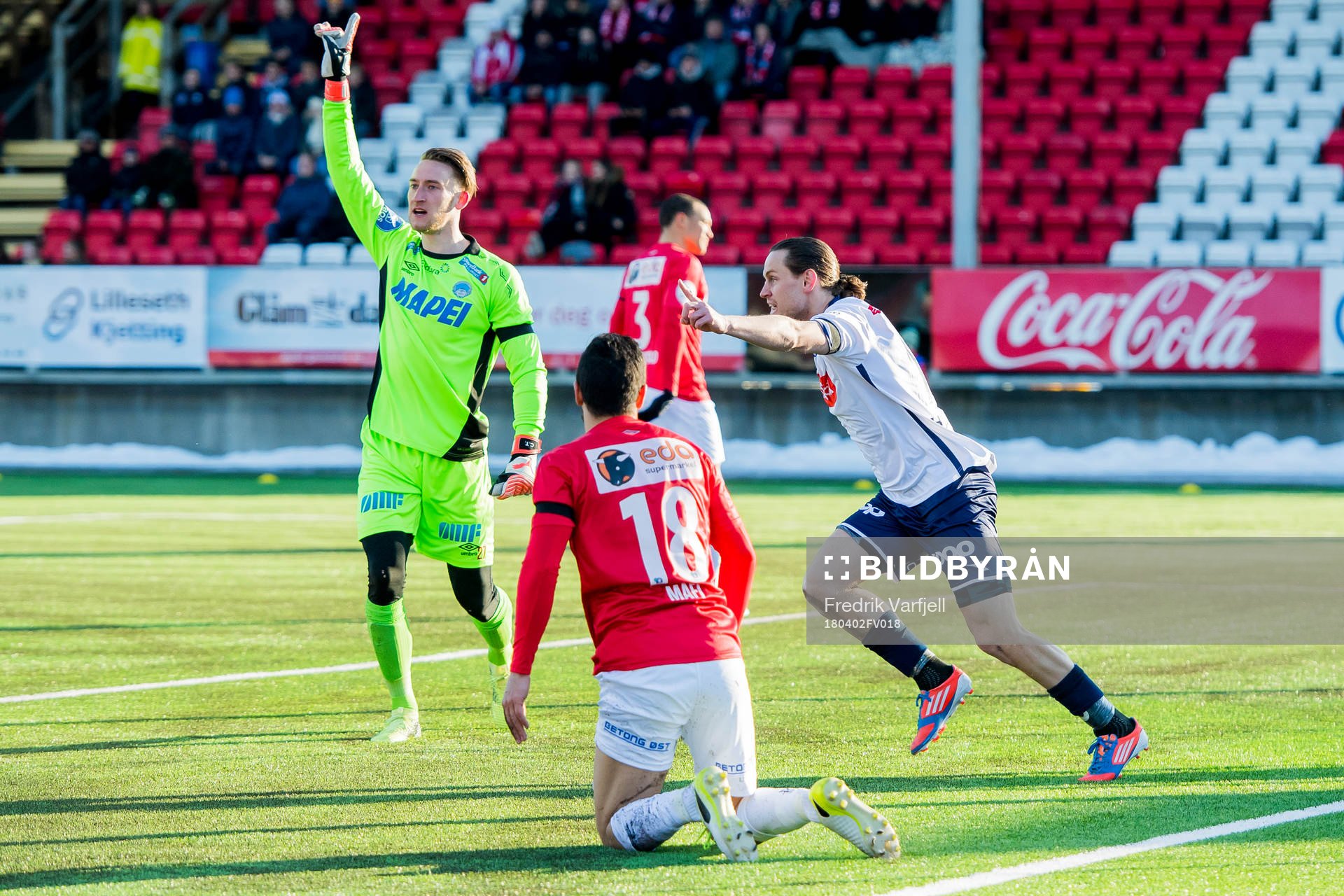 Tommy Høiland  of Viking celebrates