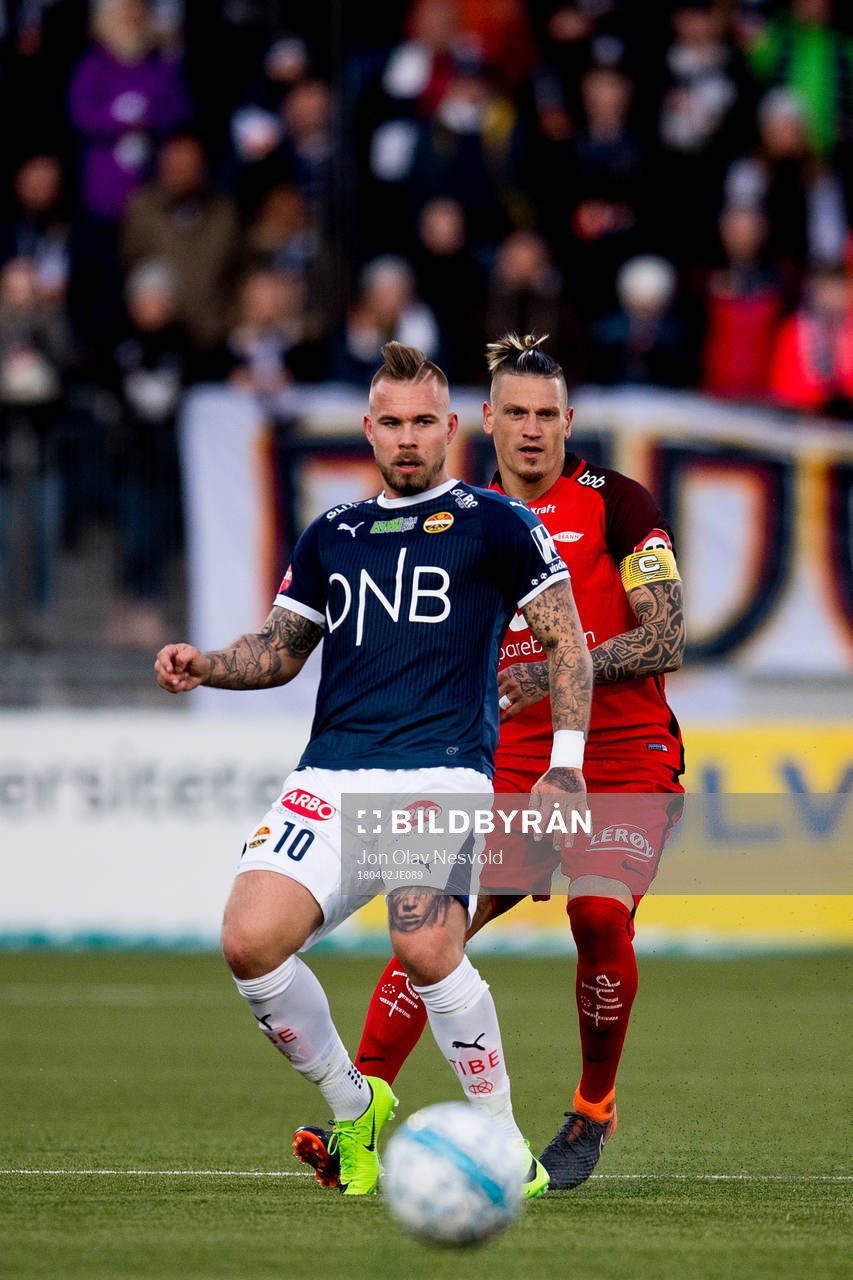 Marcus Pedersen of Strømsgodset and Vito Wormgoor of Brann
