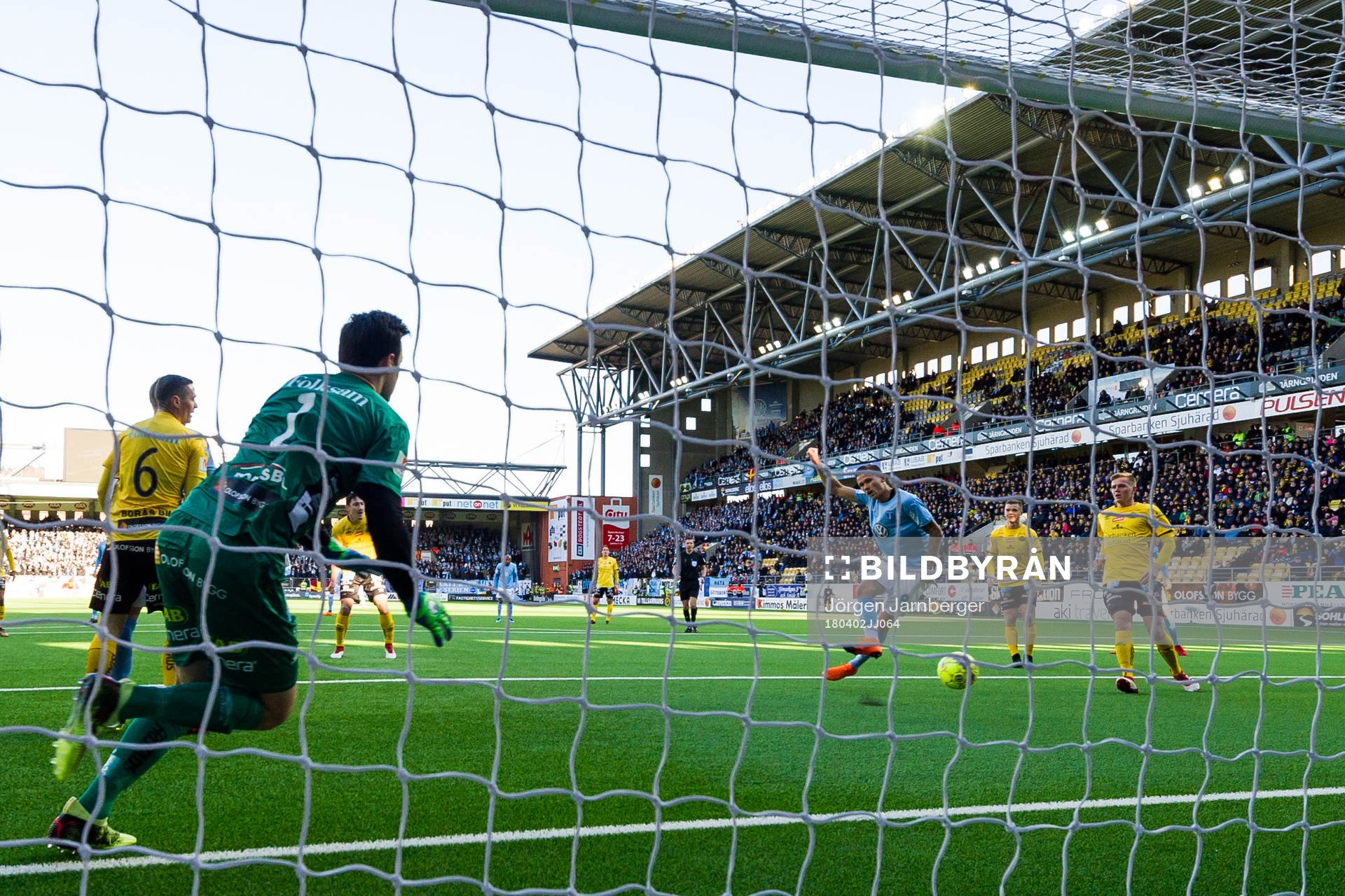 Malmö FFs Arnór Ingvi Traustason gör 1-2