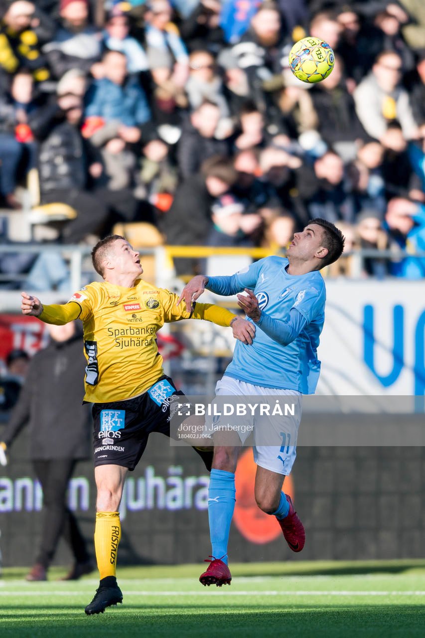 Elfsborgs Samuel Holmén och Malmö FFs Alexander Jeremejeff