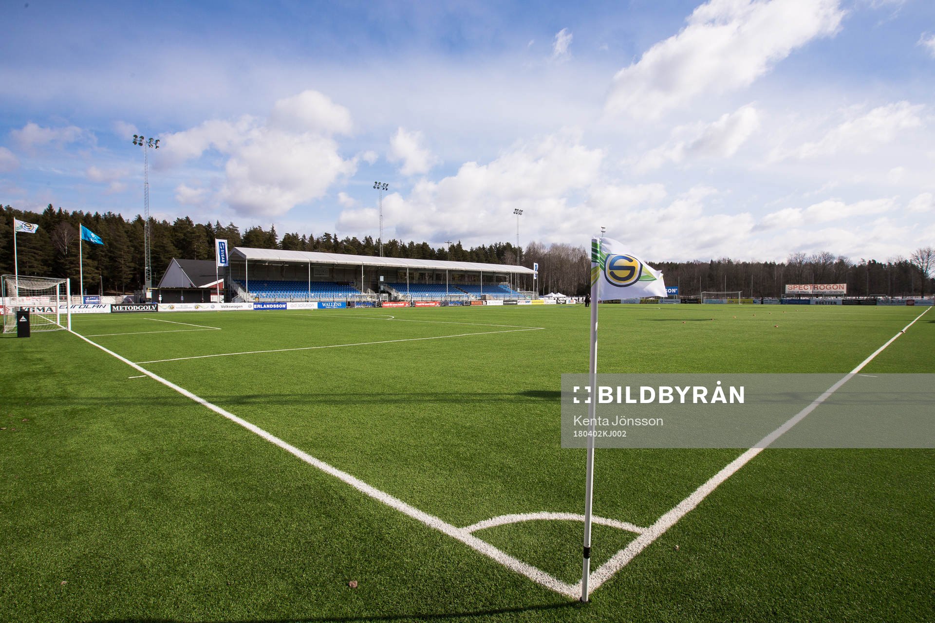 Vy över Vikingavallen innan fotbollsmatchen i Superettan
