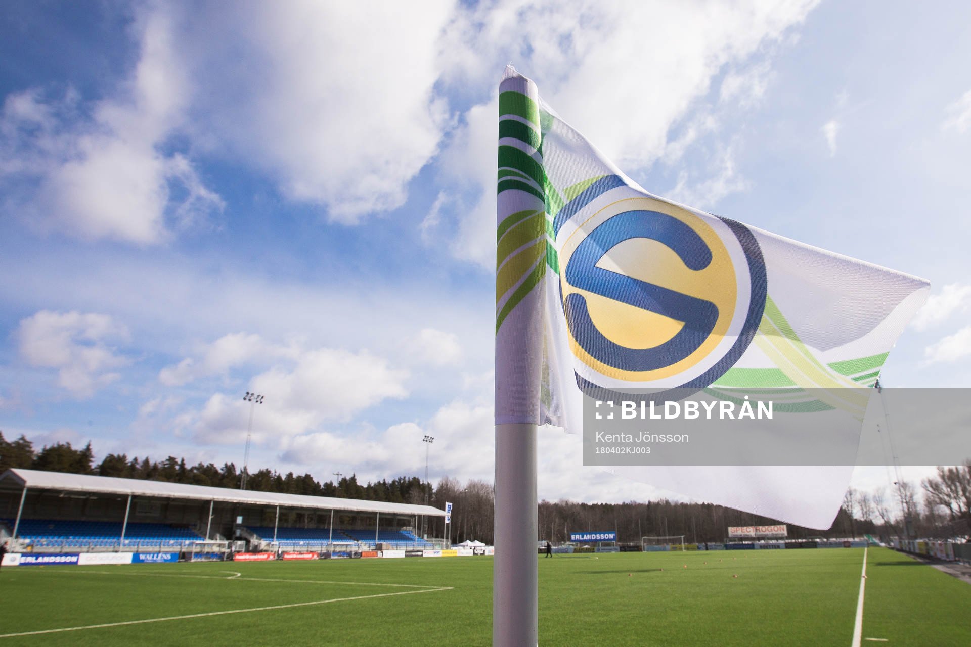 En hörnflagga på Vikingavallen innan fotbollsmatchen i