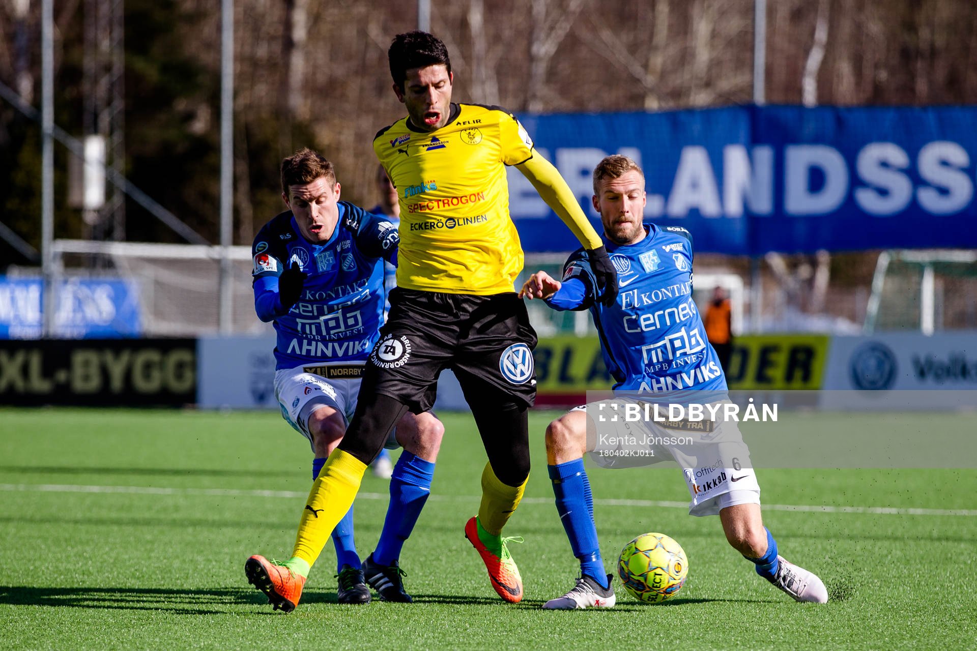 Frejs Luca Gerbino Polo i en kamp mot Norrbys Marc Axengren