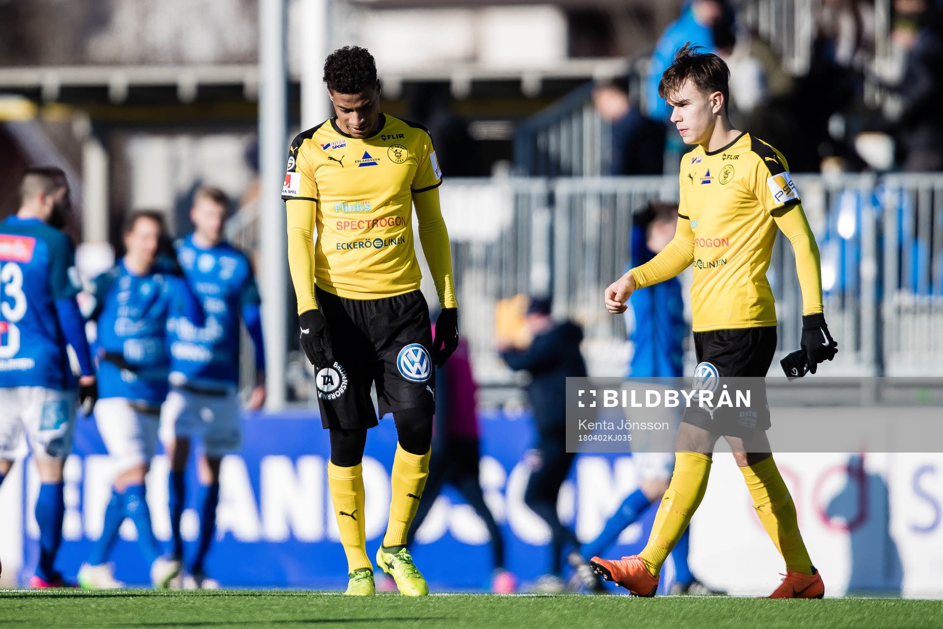 Frejs Joseph Ceesay och Dusan Jajic deppar