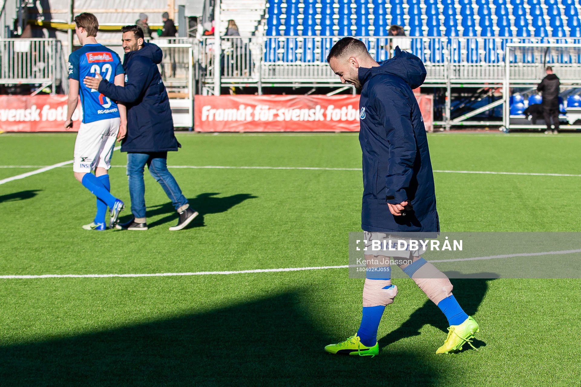 Norrbys Richard Yarsuvat med bandage över bägge vaderna