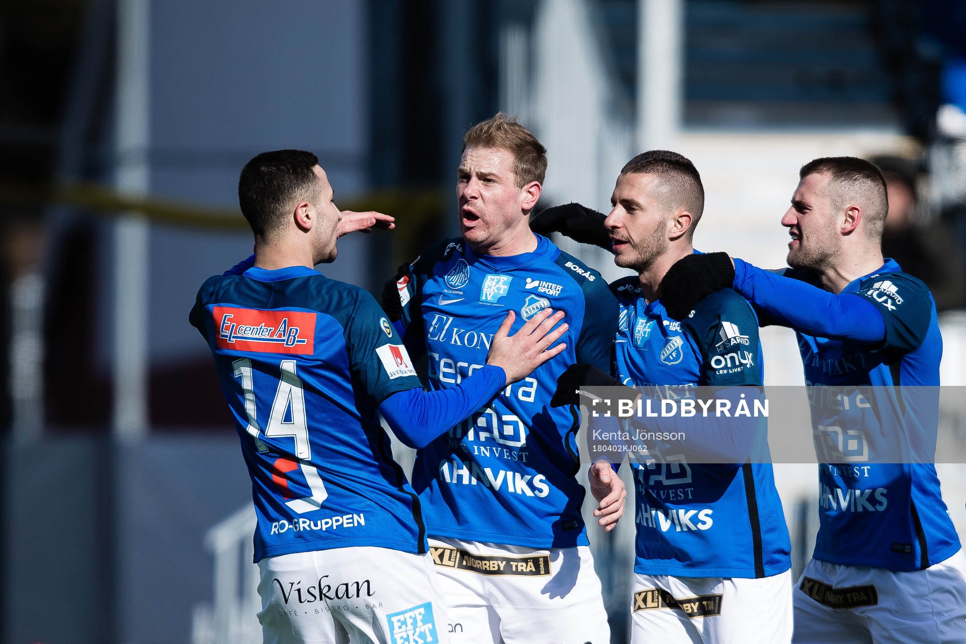 Norrbys Nicklas Savolainen  jublar med Abdelrahman Saidi ,