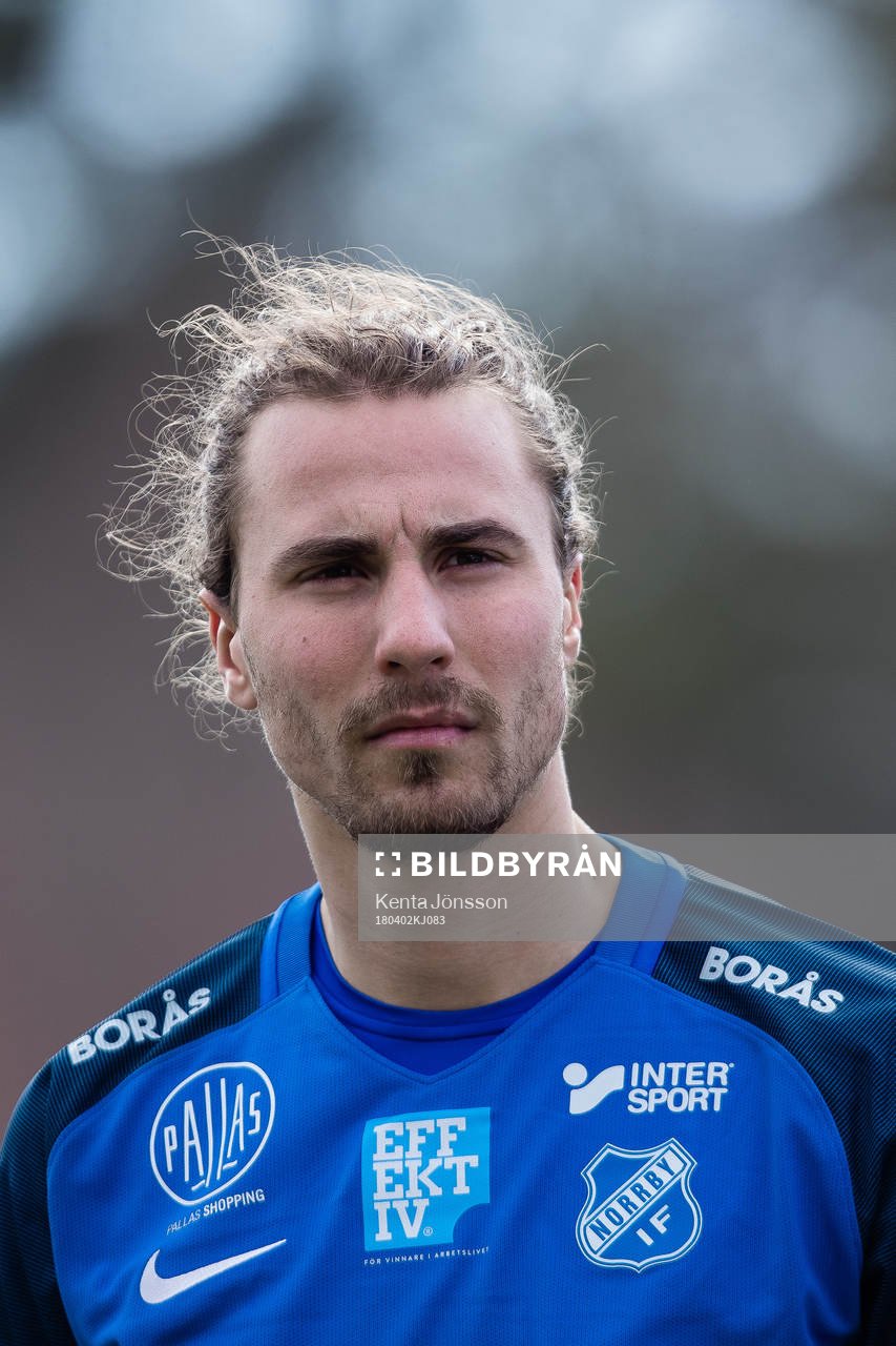 Norrbys Jonathan Azulay innan fotbollsmatchen i Superettan