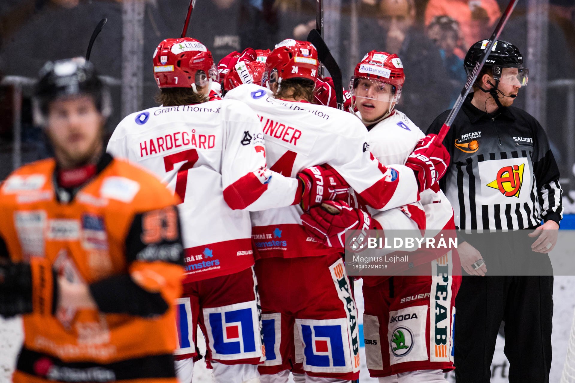 Timrås spelare jublar