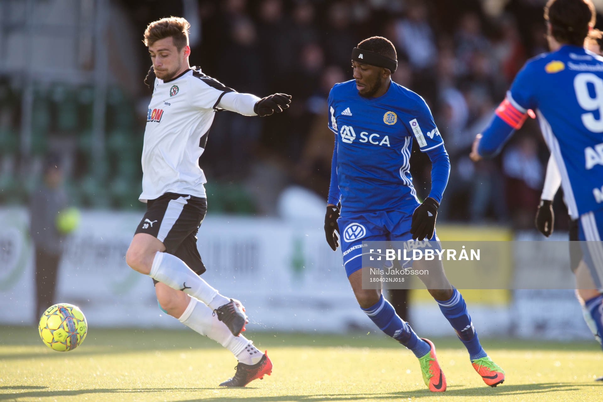 Örebros Filip Rogic och Sundsvalls Chidi Dauda Omeje